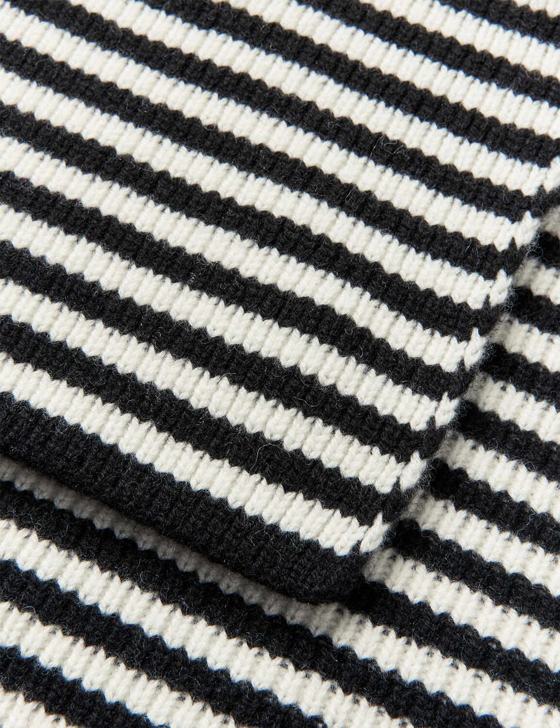 One Wool Freja Hooded halstørklæde – Black/Vanilla Ice