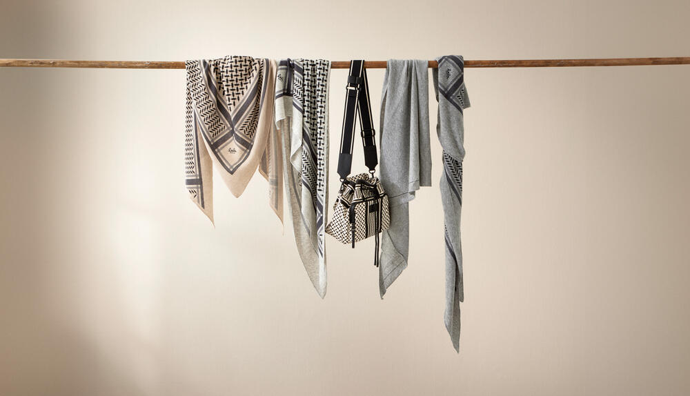 Triangle Solid M tørklæde - City/Middlegrey Melange