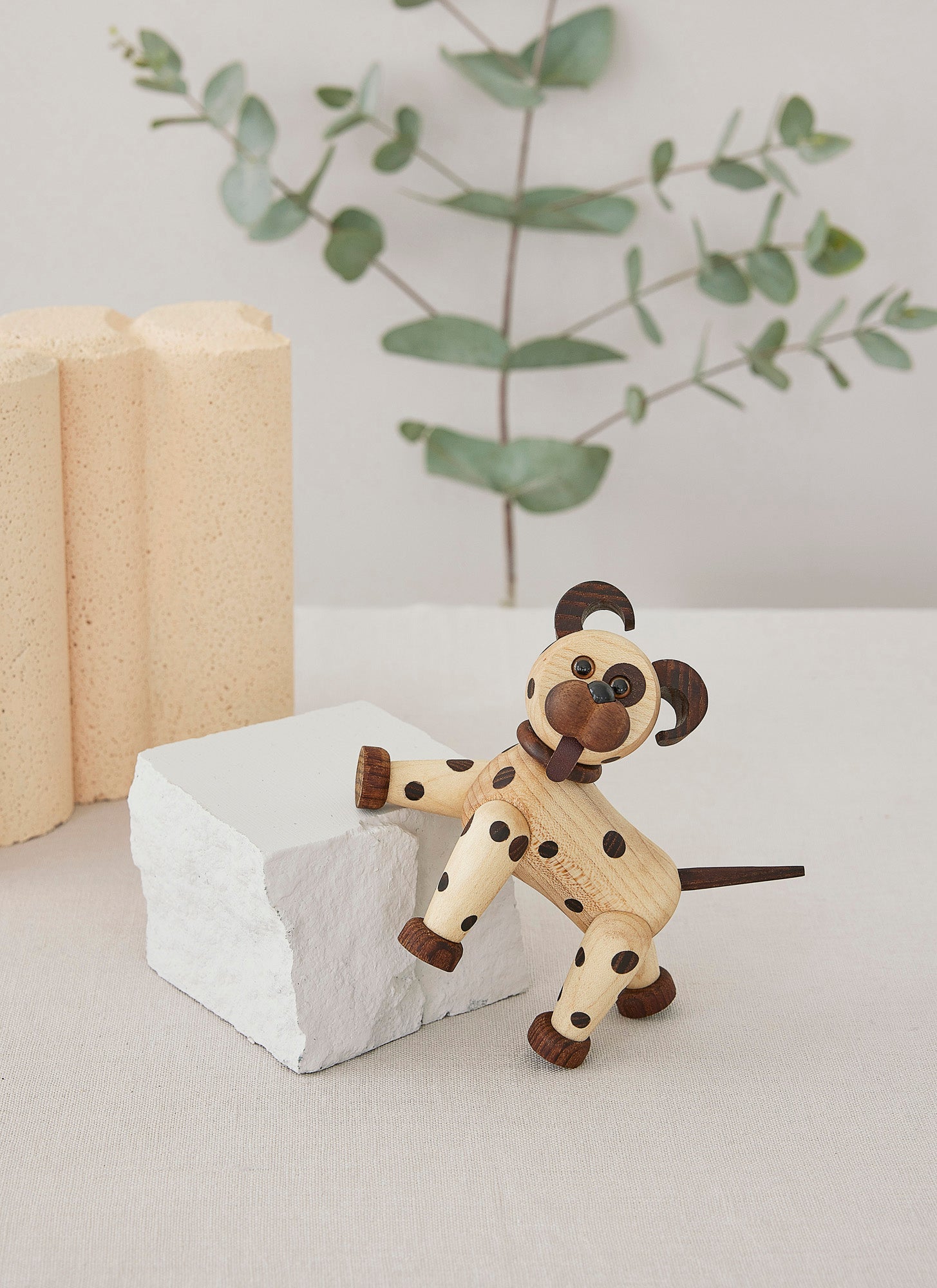 Joy træfigur - beige/brun