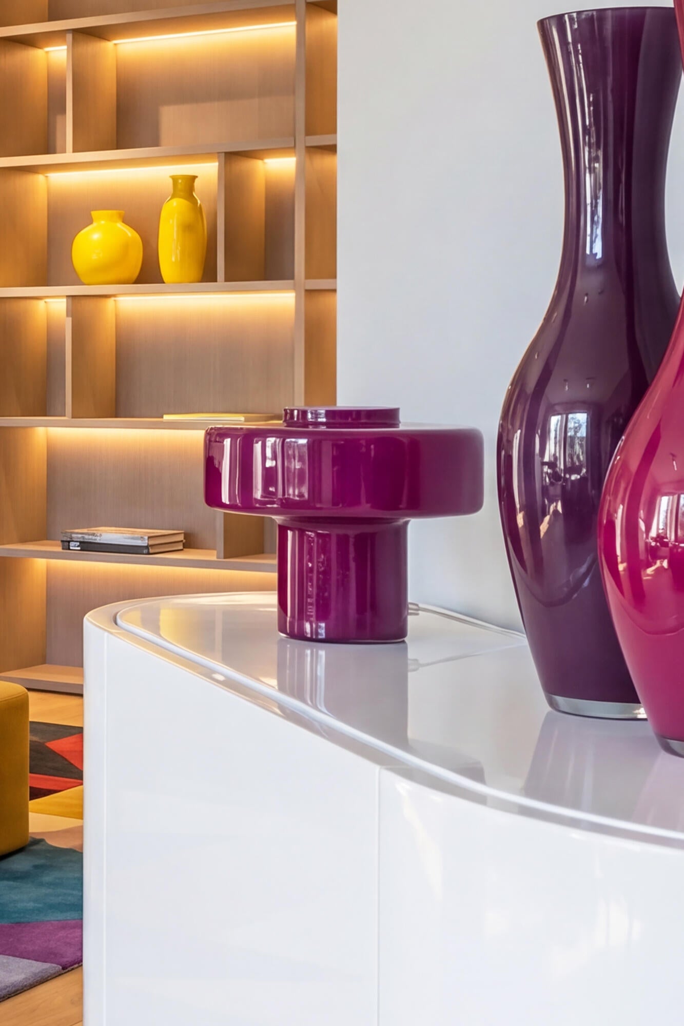 Foza bordlampe, H19 cm - aubergine glas