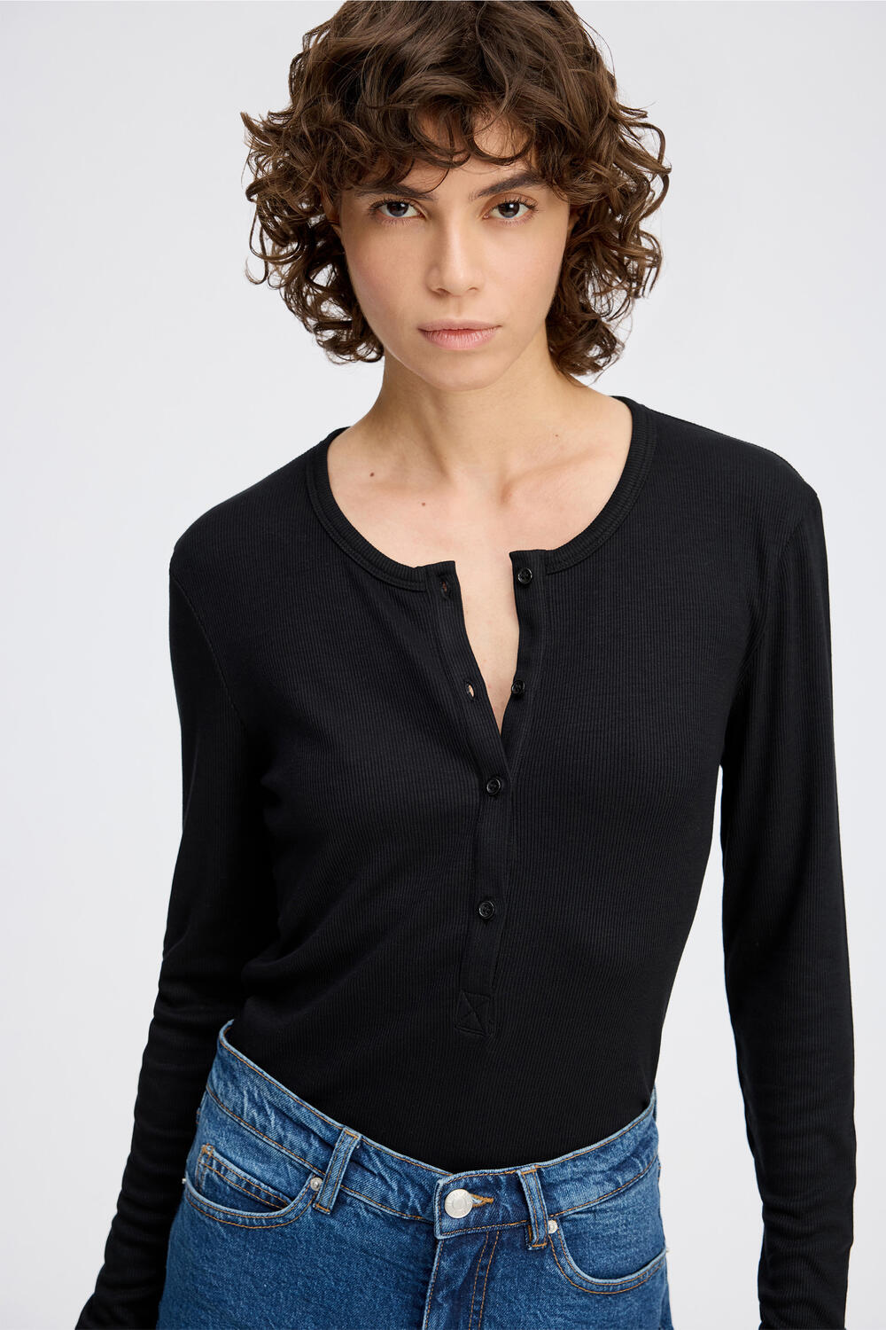 Grace Button langærmet t-shirt - sort