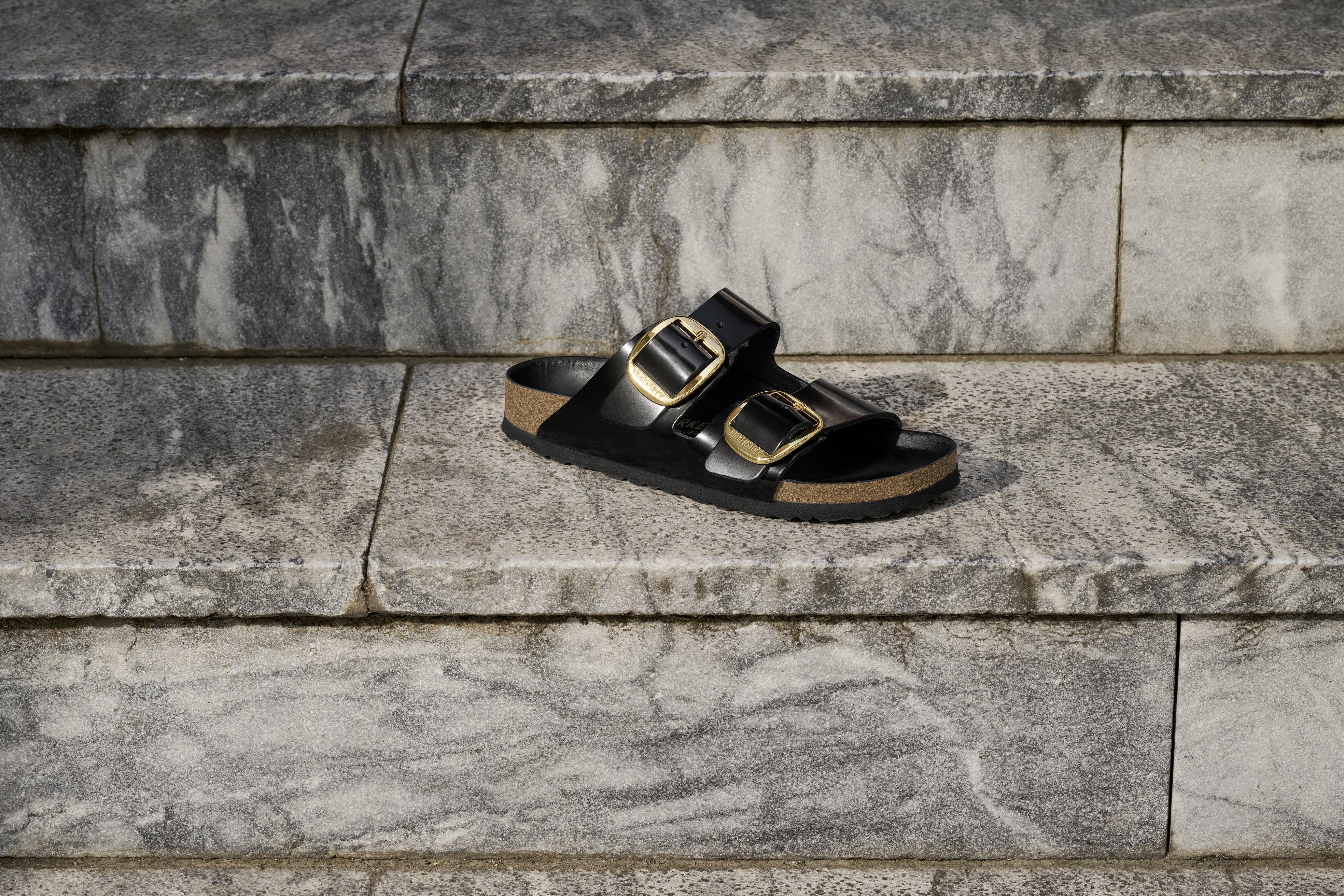 Arizona Big Buckle sandal - High Shine Black