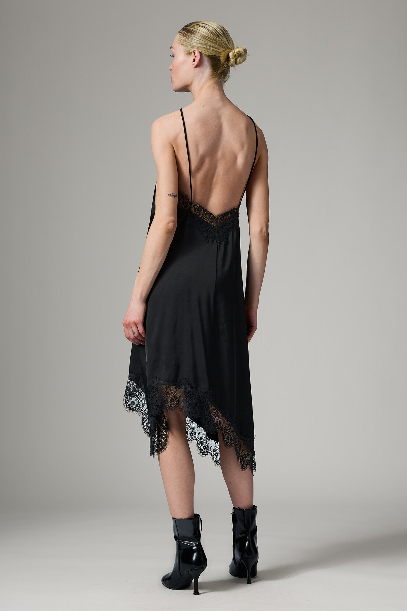 Umali kort festkjole - Fluid Viscose