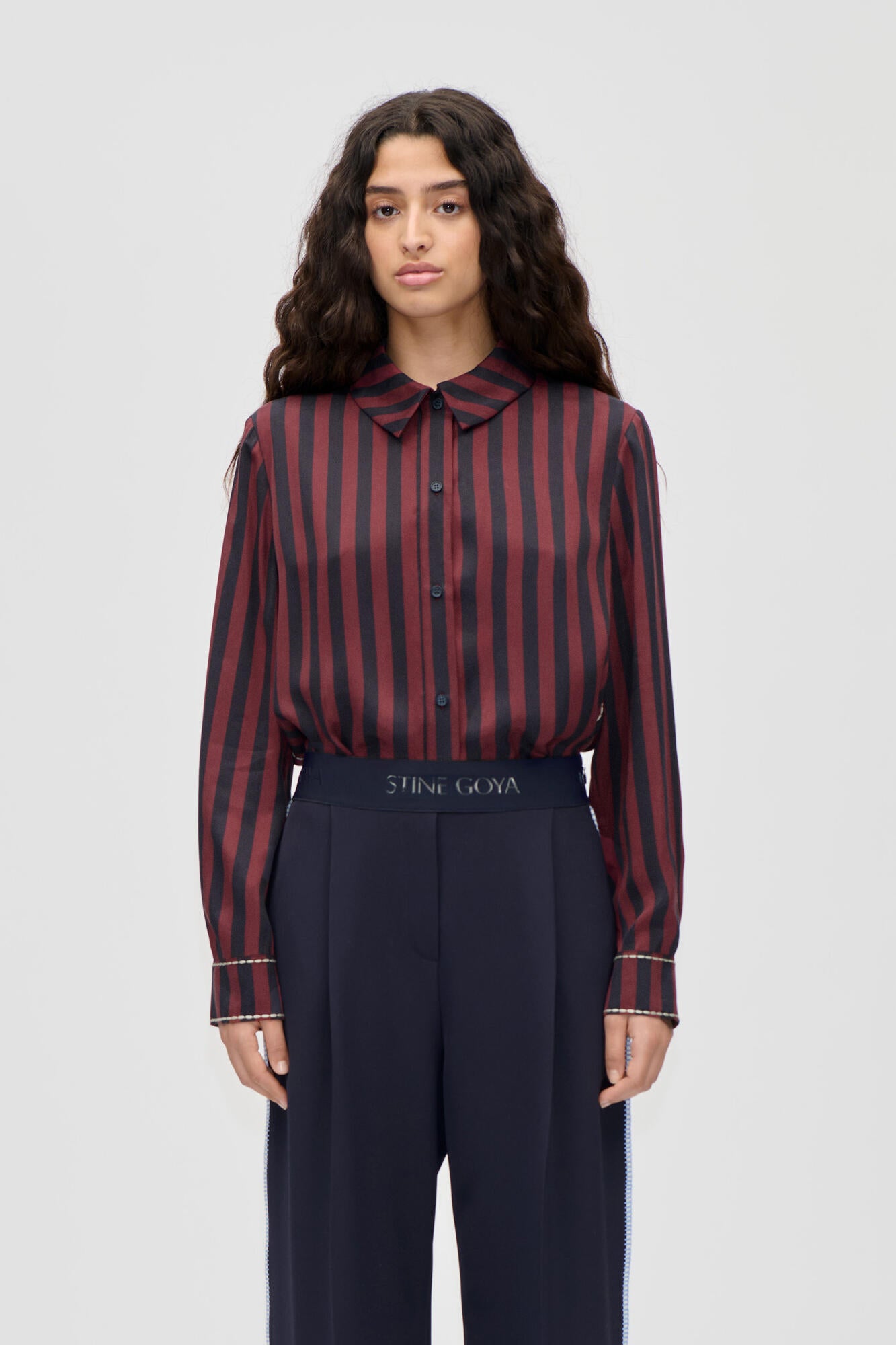 Stribet skjorte - Navy and Burgundy Wallpaper Stripes