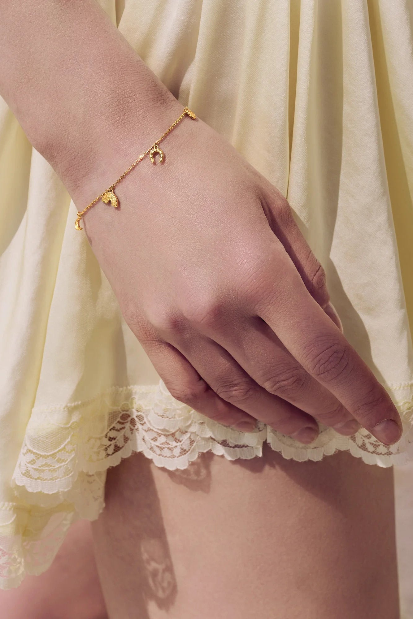 Lucky Charm armbånd - forgyldt