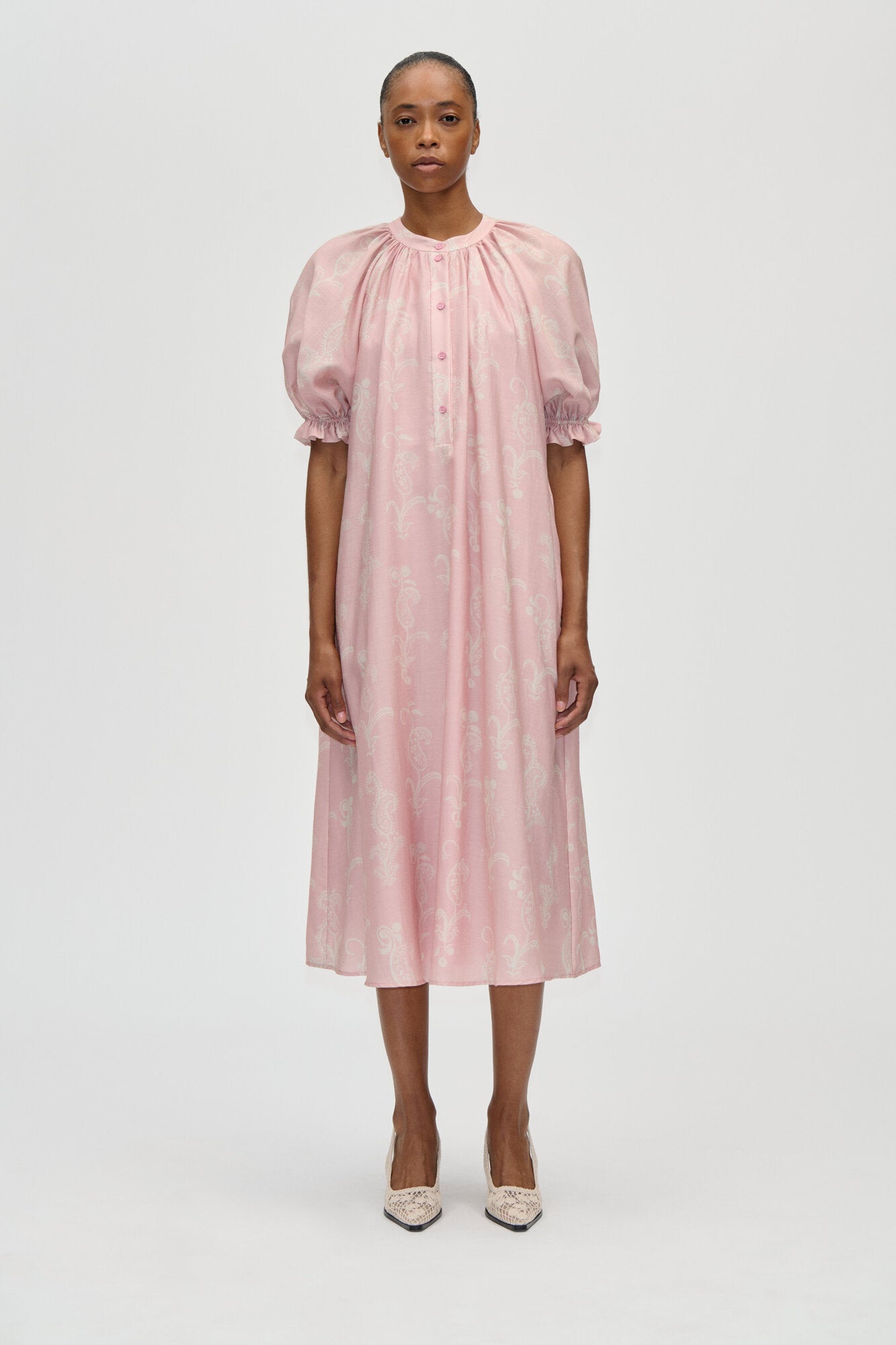 2133 Front Placket midi kjole - Cherries On A Paisley
