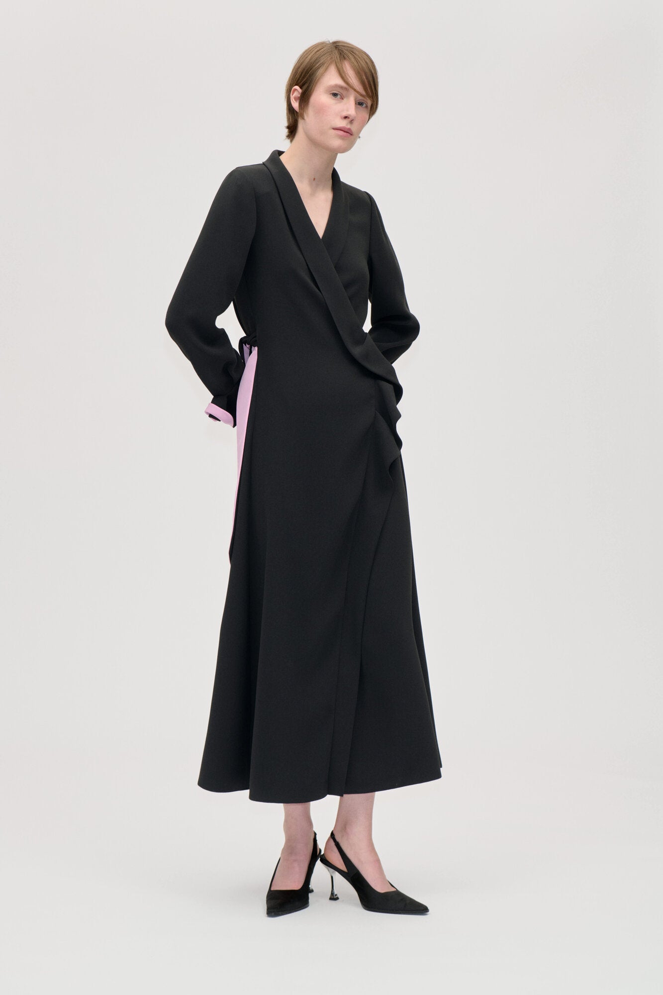 2024 Crepe With Detail slå-om-kjole – Black