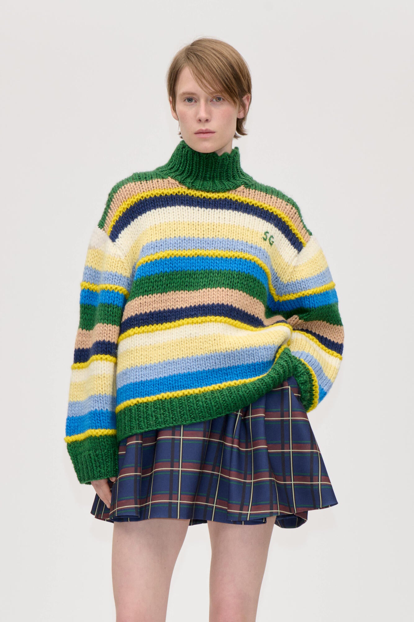 2497 Handknit rullekrave – Bold Multi-Stripes