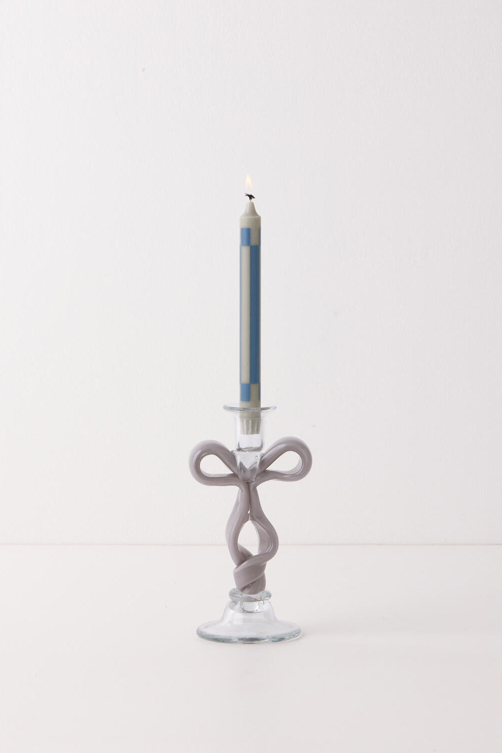 Sløjfe lysestage, grå - H 23,5 cm