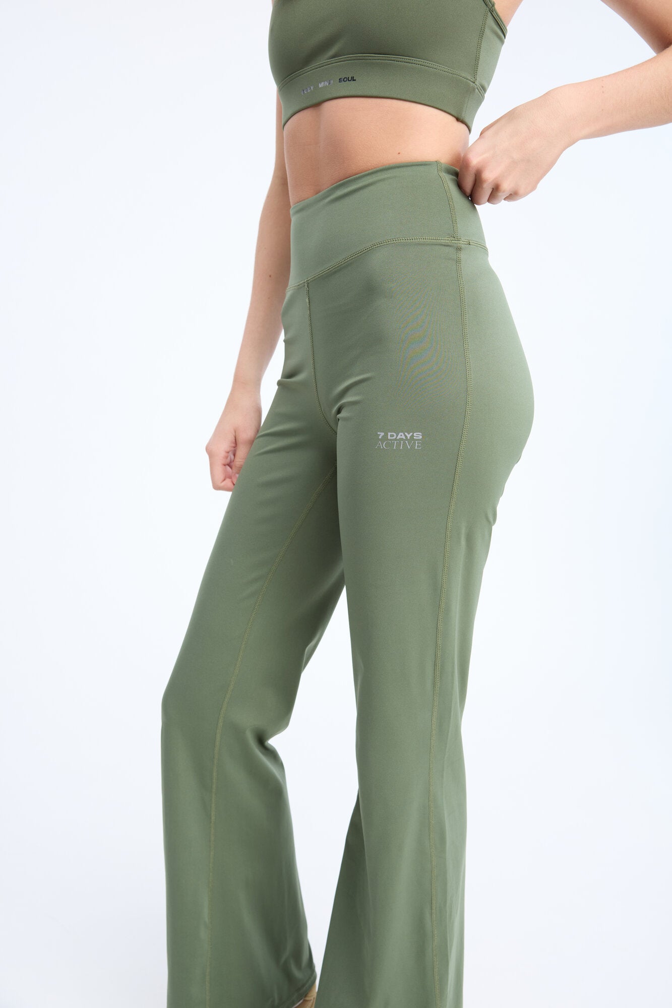 Body W Bootcut tights – Dark Olive