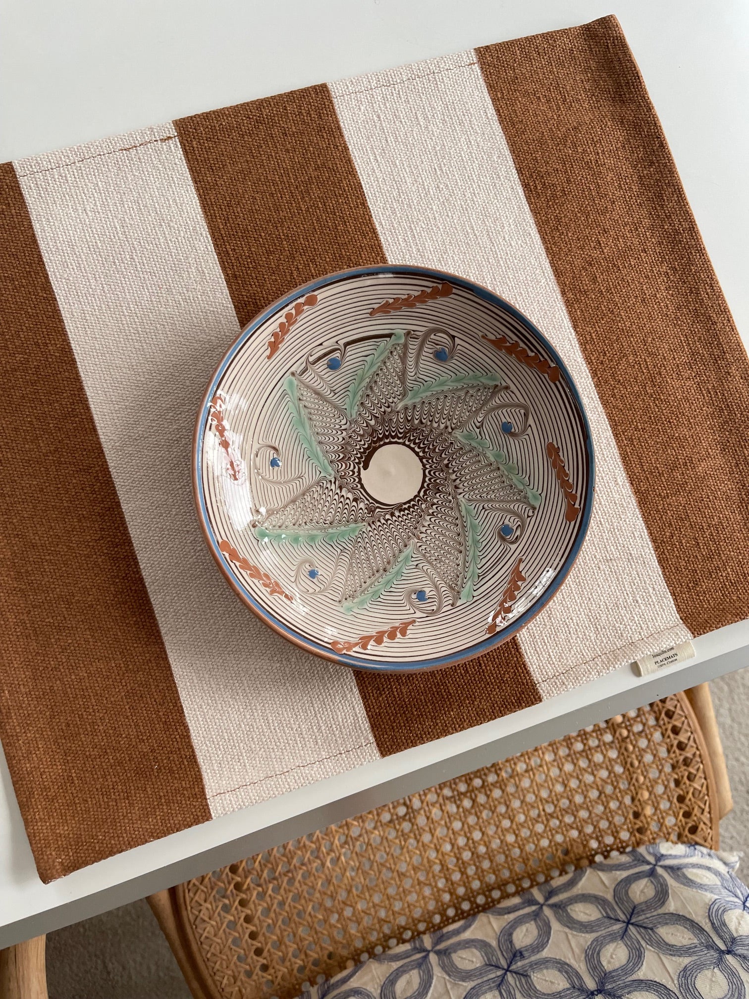 Dækkeserviet strib -  brun/pudder