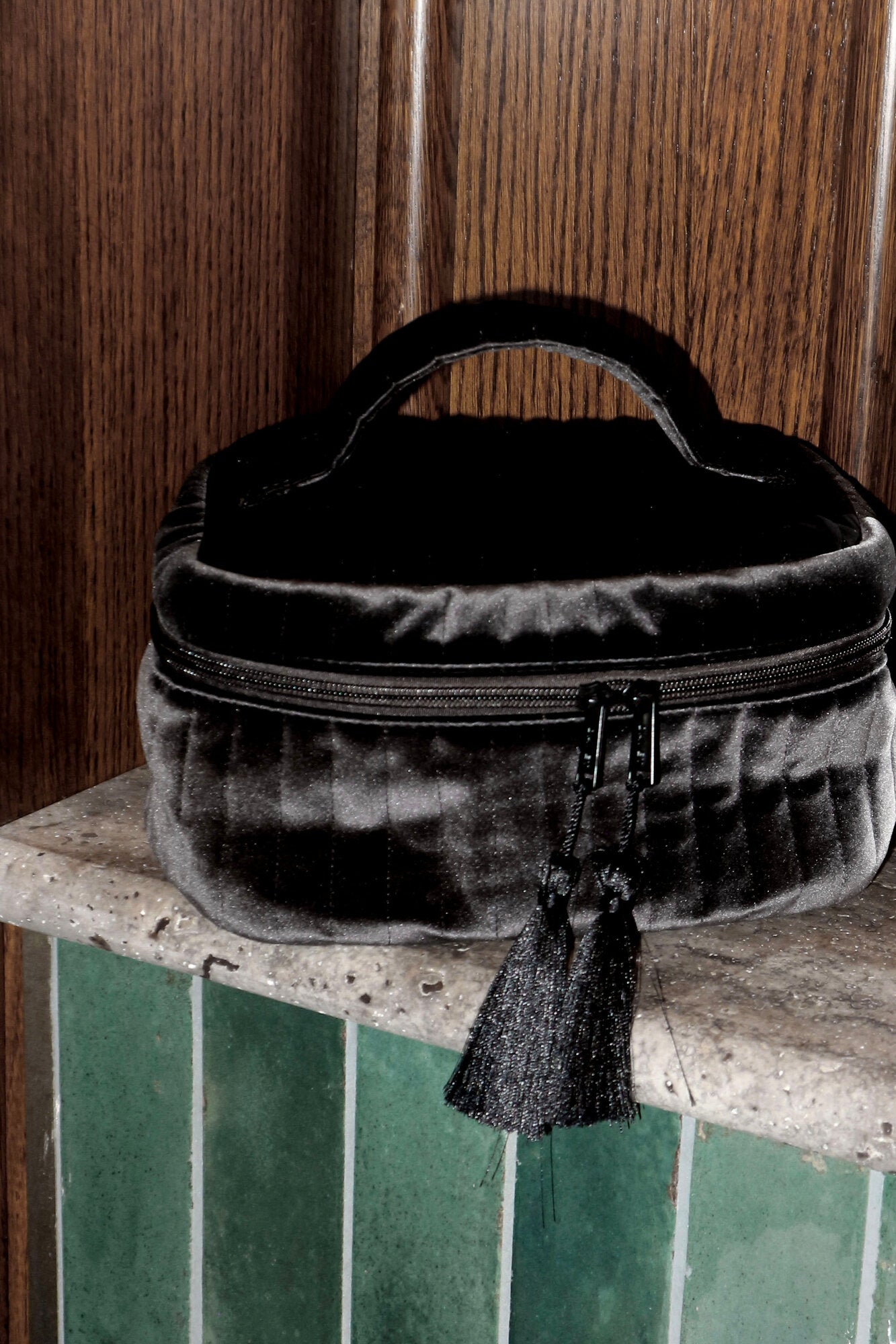 Velour kosmetiktaske – Obsidian