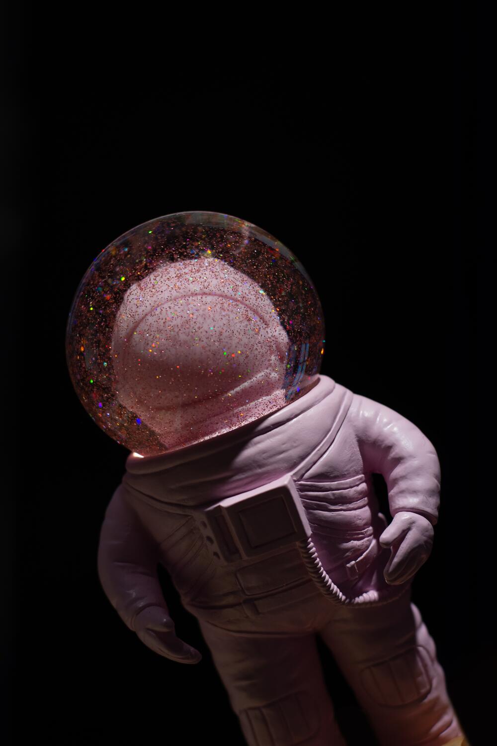 The Astronaut snekugle, Medium - Pink