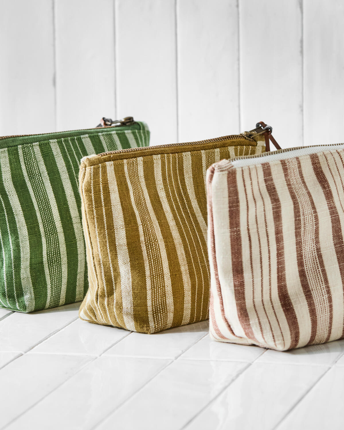 Makeuppung - Dark Olive