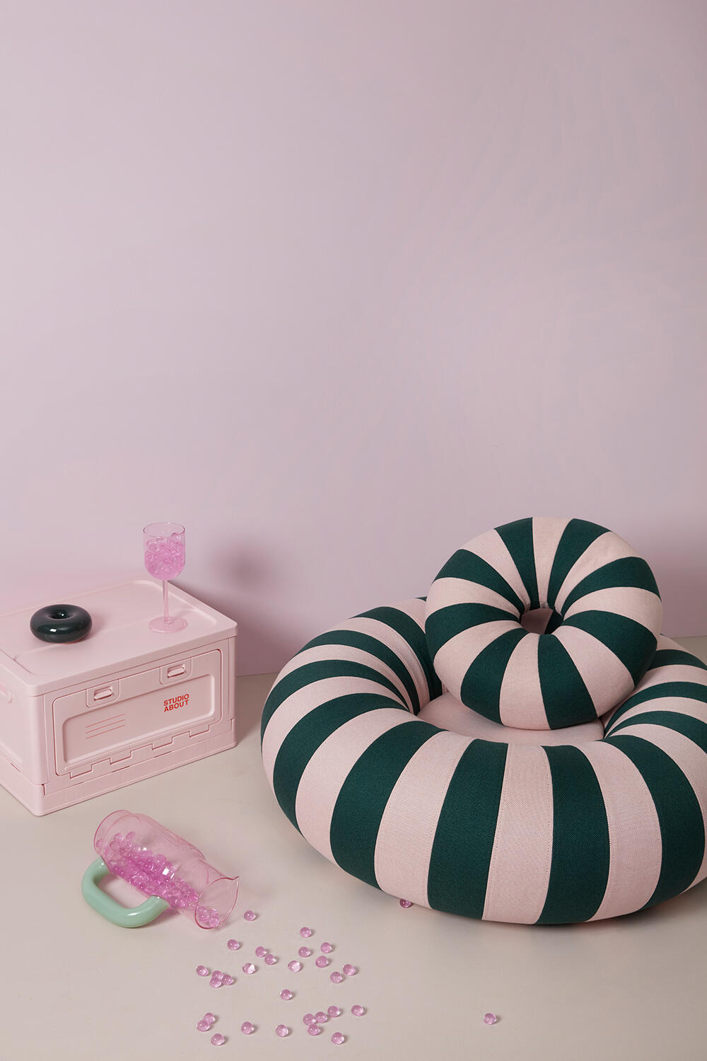 Float pyntepude, Ø40 cm - mørkegrøn/rosa