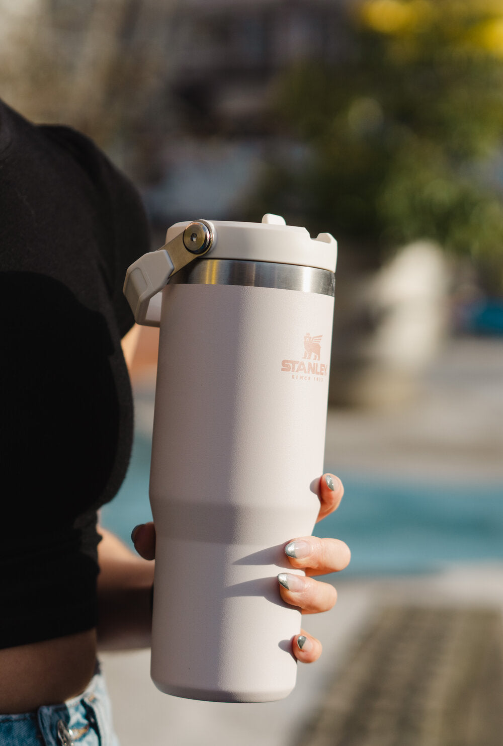 The IceFlow™ Flip Straw termokop, Rose Quartz - 0,89 L