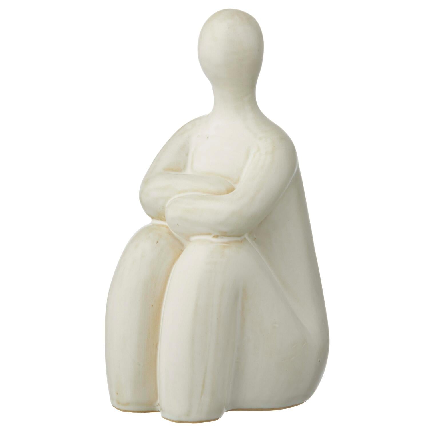 Siddende figur m. krydsede arme, hvid - H19 cm