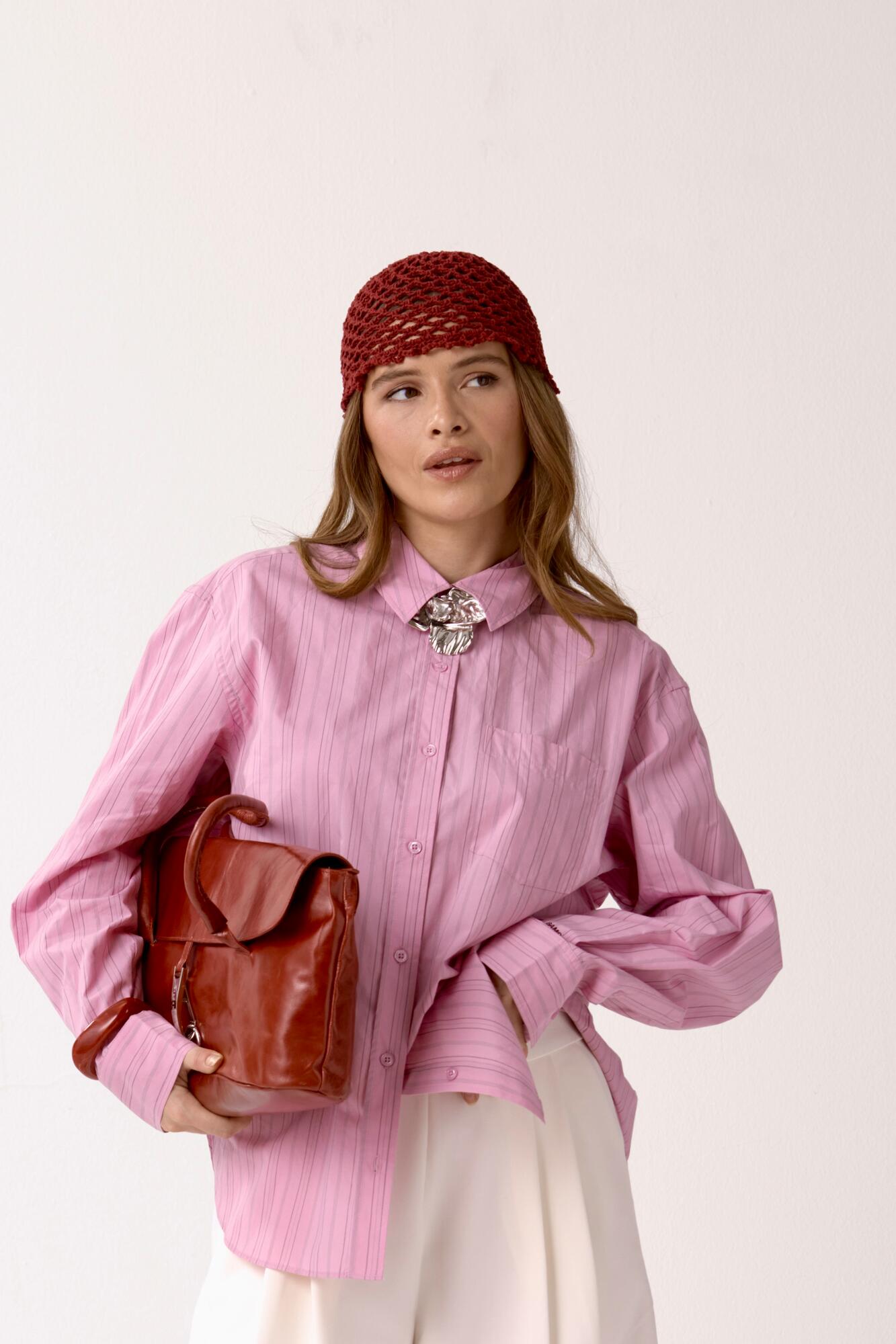 Croha Skull hæklet hat - Tibetan Red