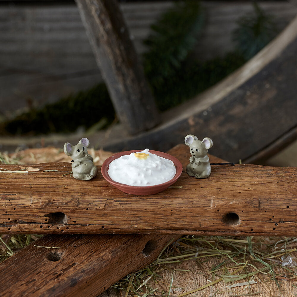 Julemus - Gnist & Hannibal med grød