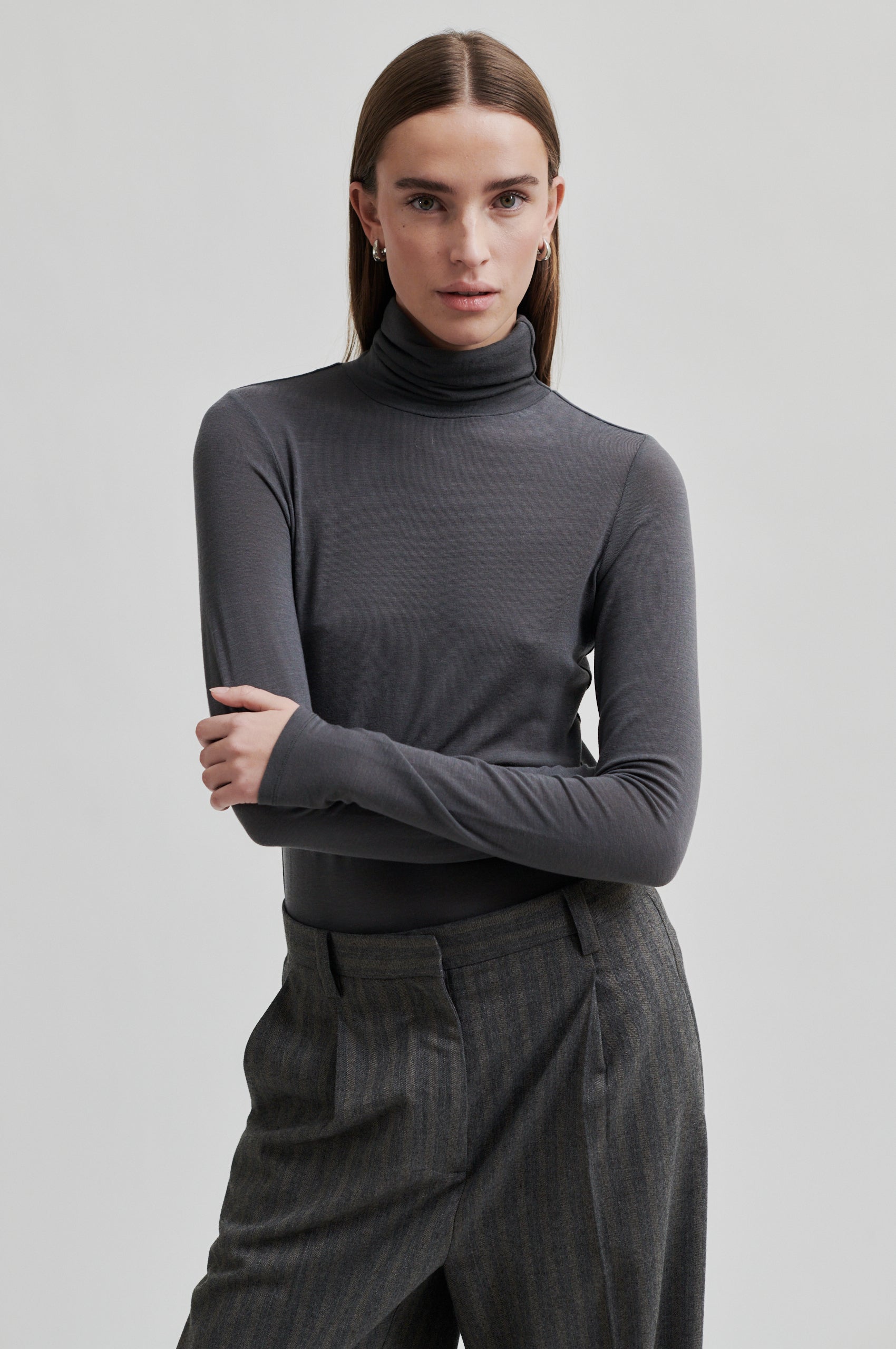 Matima T-Neck langærmet t-shirt - Volcanic Ash