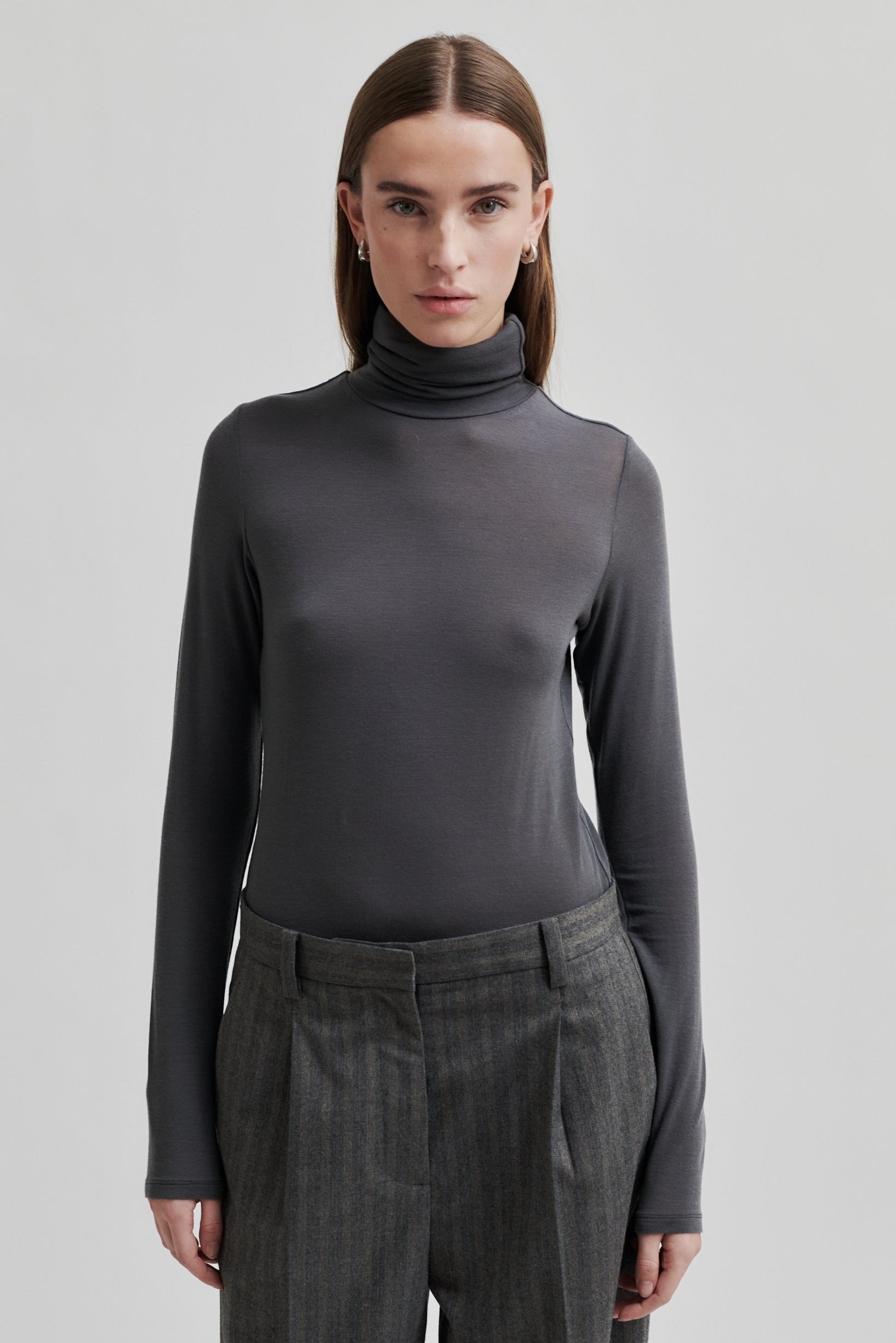 Matima T-Neck langærmet t-shirt - Volcanic Ash