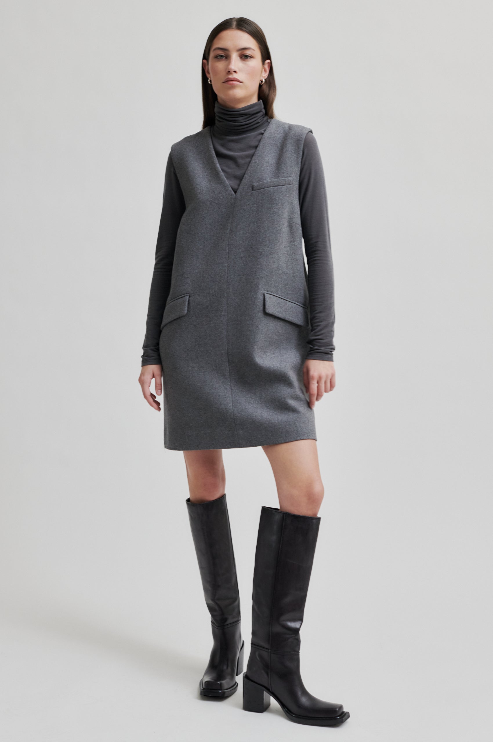 Matima T-Neck langærmet t-shirt - Volcanic Ash