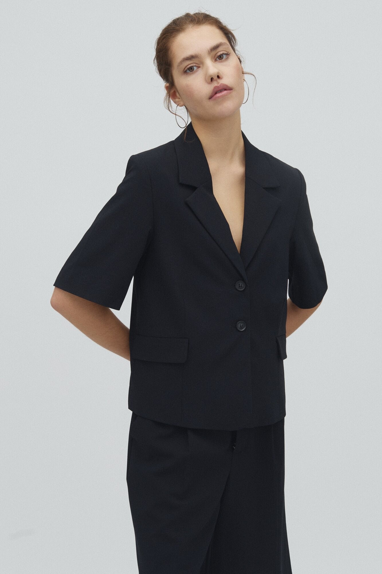 Morven kortærmet blazer – sort
