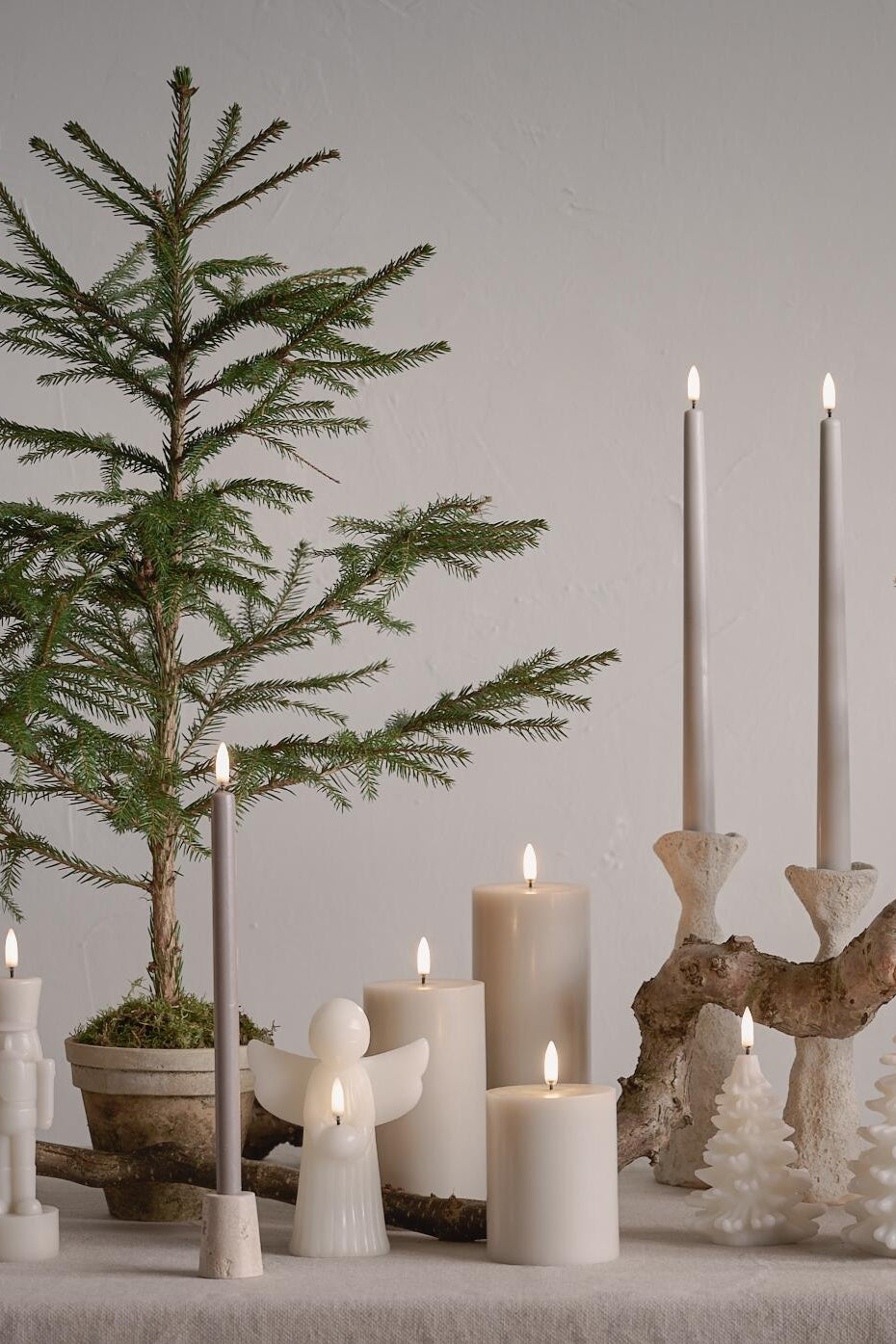 Angel LED lys, Oyster grey - H15,5 cm