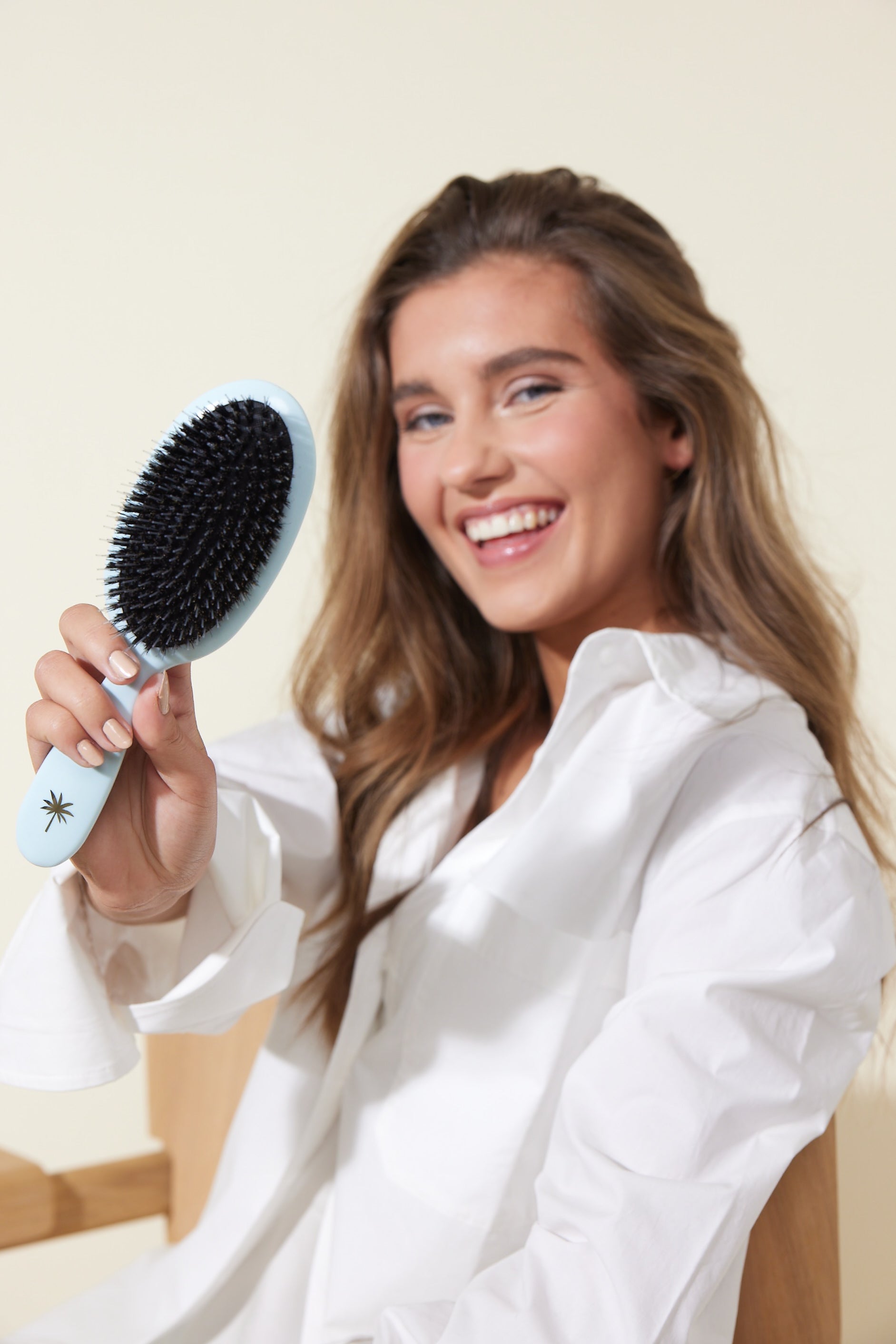 Medium Vildsvinehår & Nylon hårbørste, Maldives - Gloss Light Blue w/Glitter