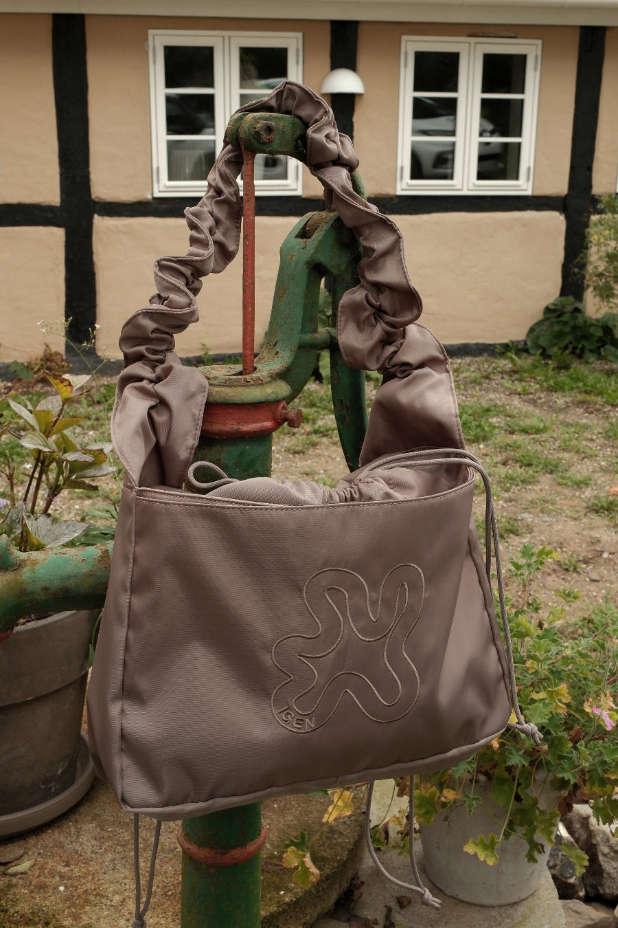 Shield Midi shopper – grå