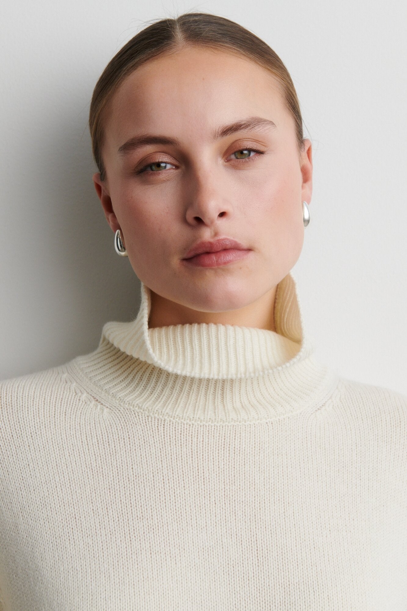 Alpha T-Neck striktrøje - creme