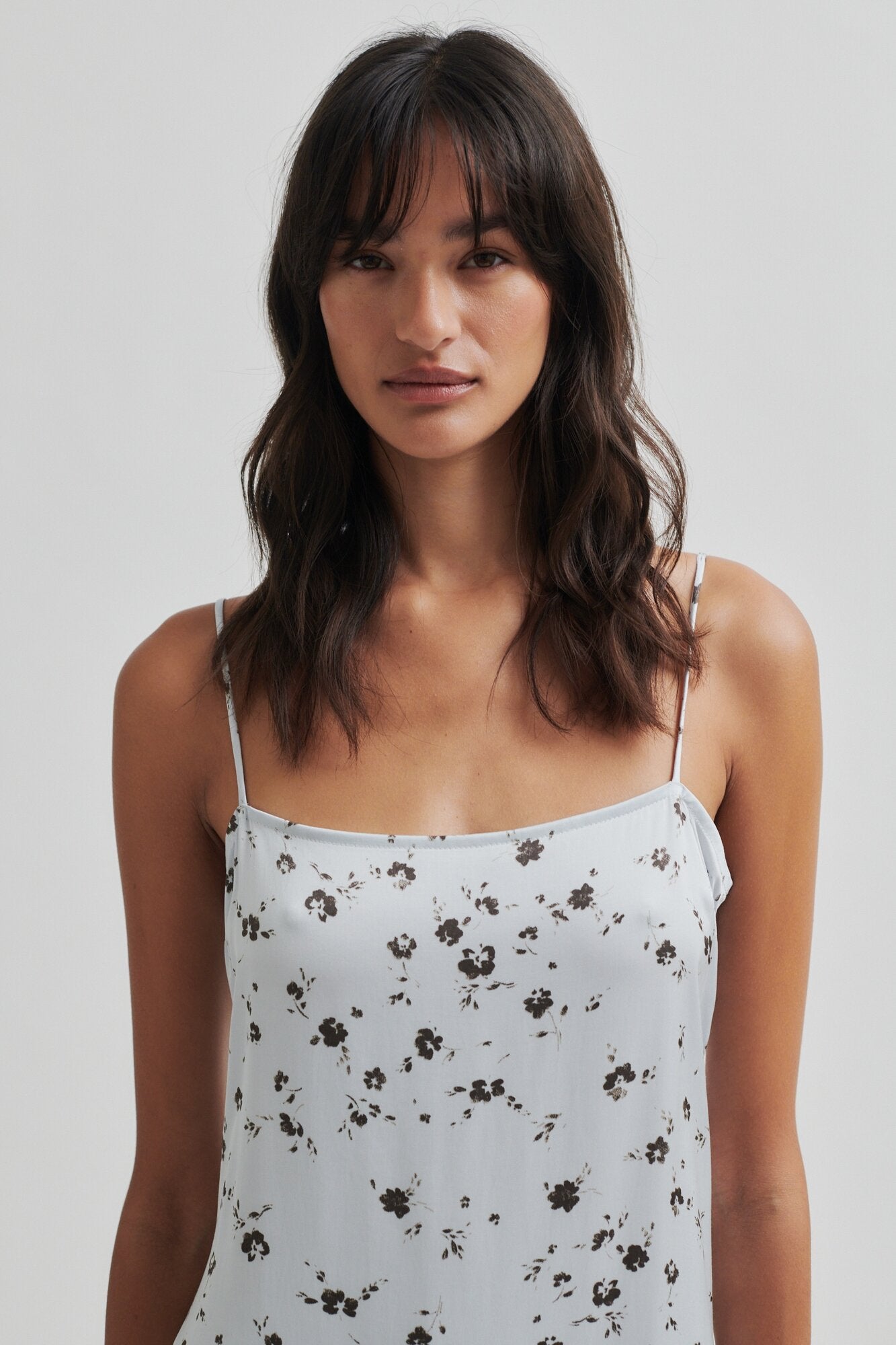 Adira lang stropkjole - Gray Dawn