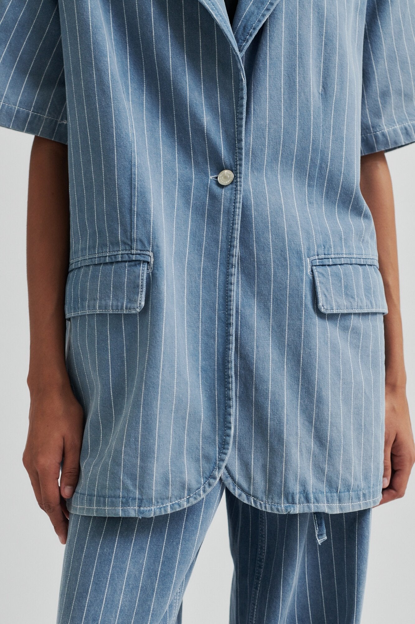 Layne SS kortærmet denimblazer - Light blue denim