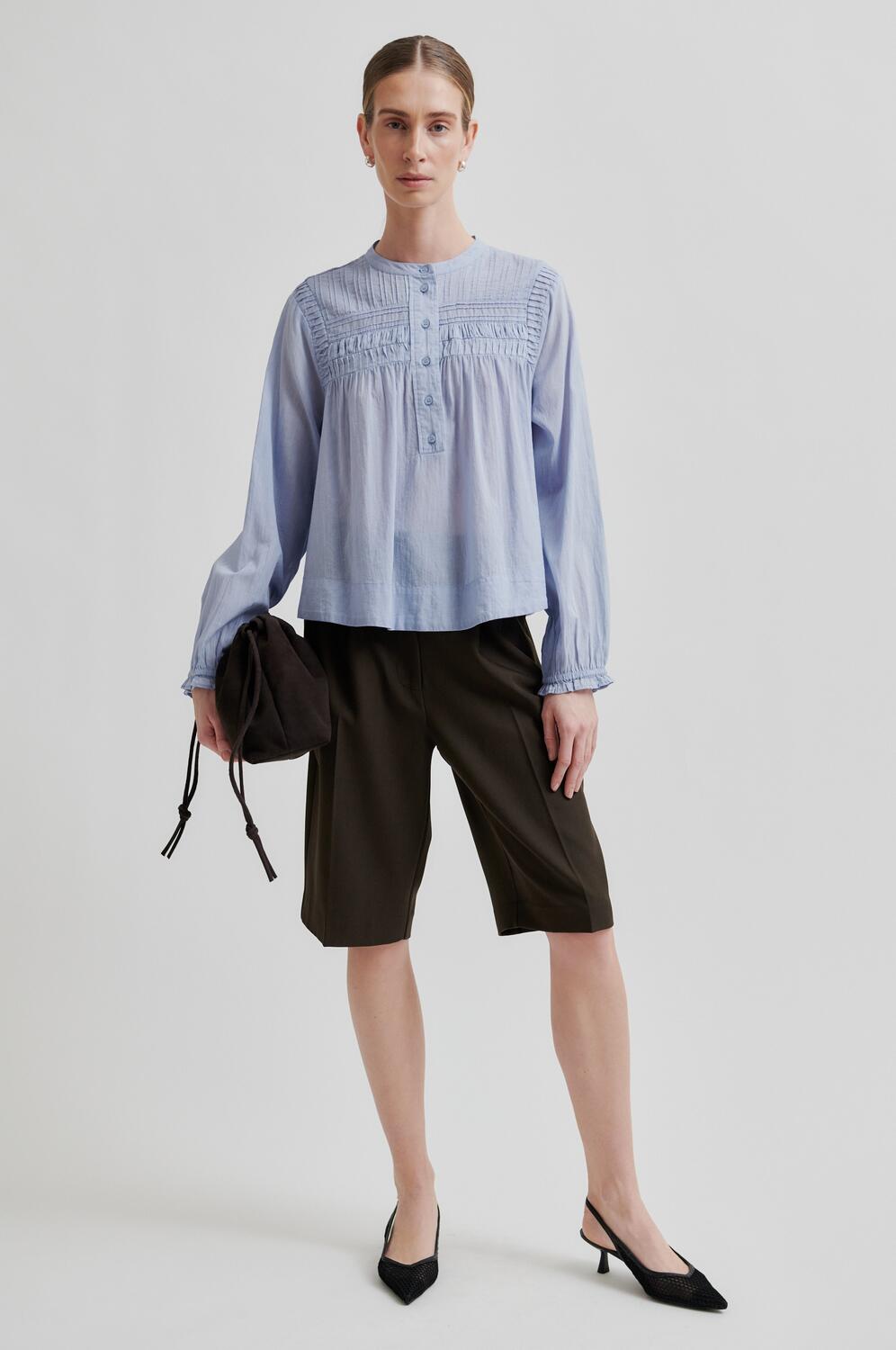 Maise bluse - Brunnera Blue