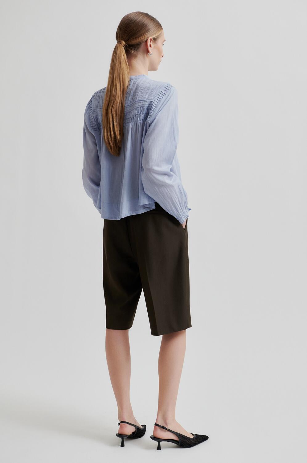 Maise bluse - Brunnera Blue