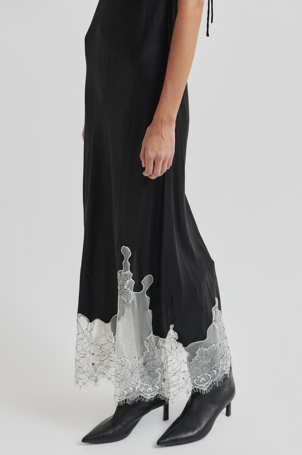 Wila Strap kjole - sort