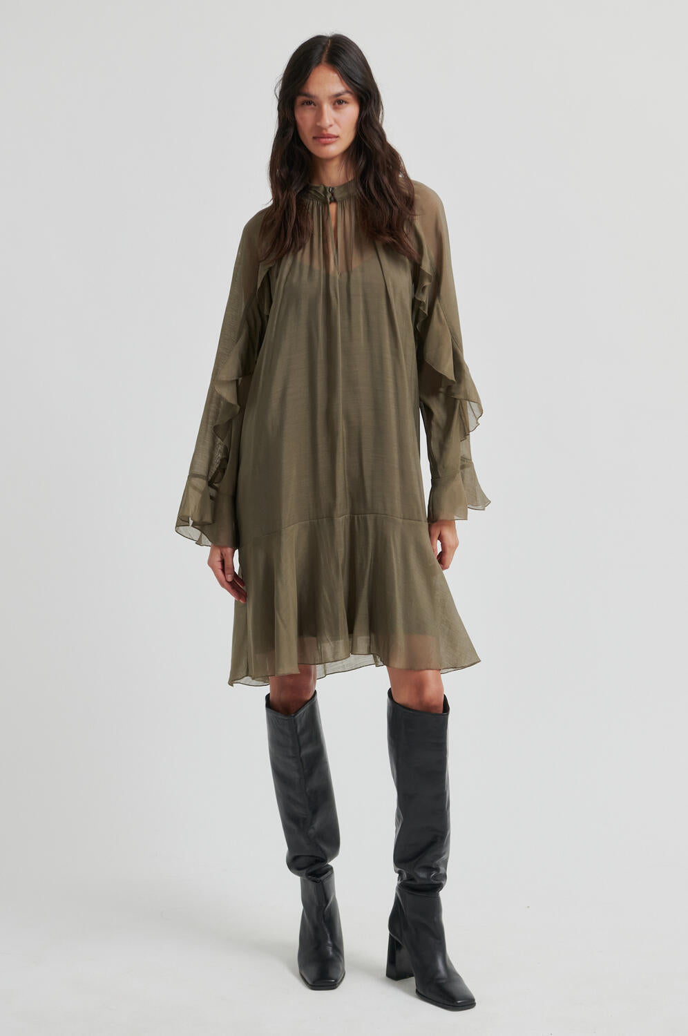 Naje Frill kjole - Tarmac