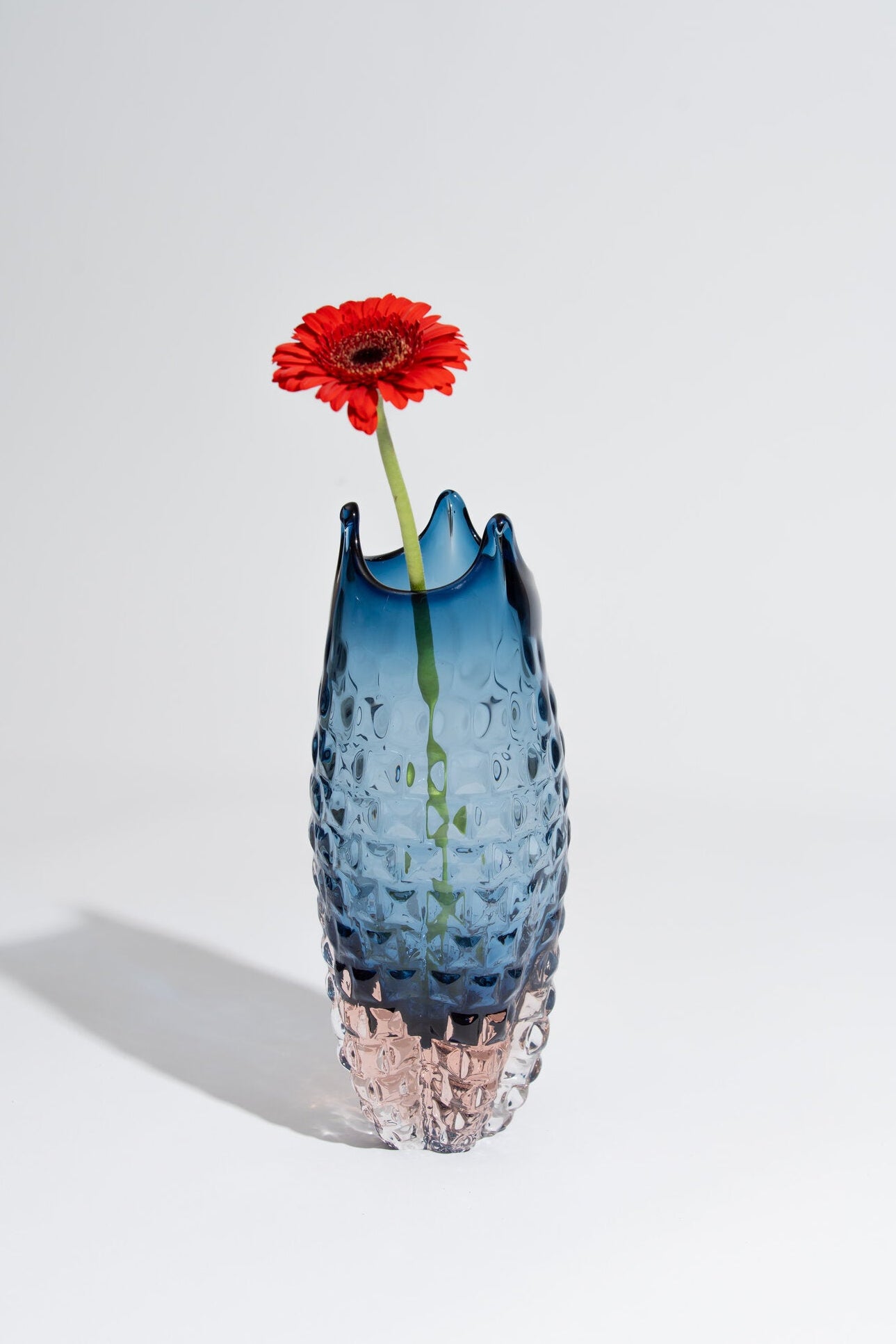 Lyngblomst vase, H30 cm – Blue Smoke/Rosa