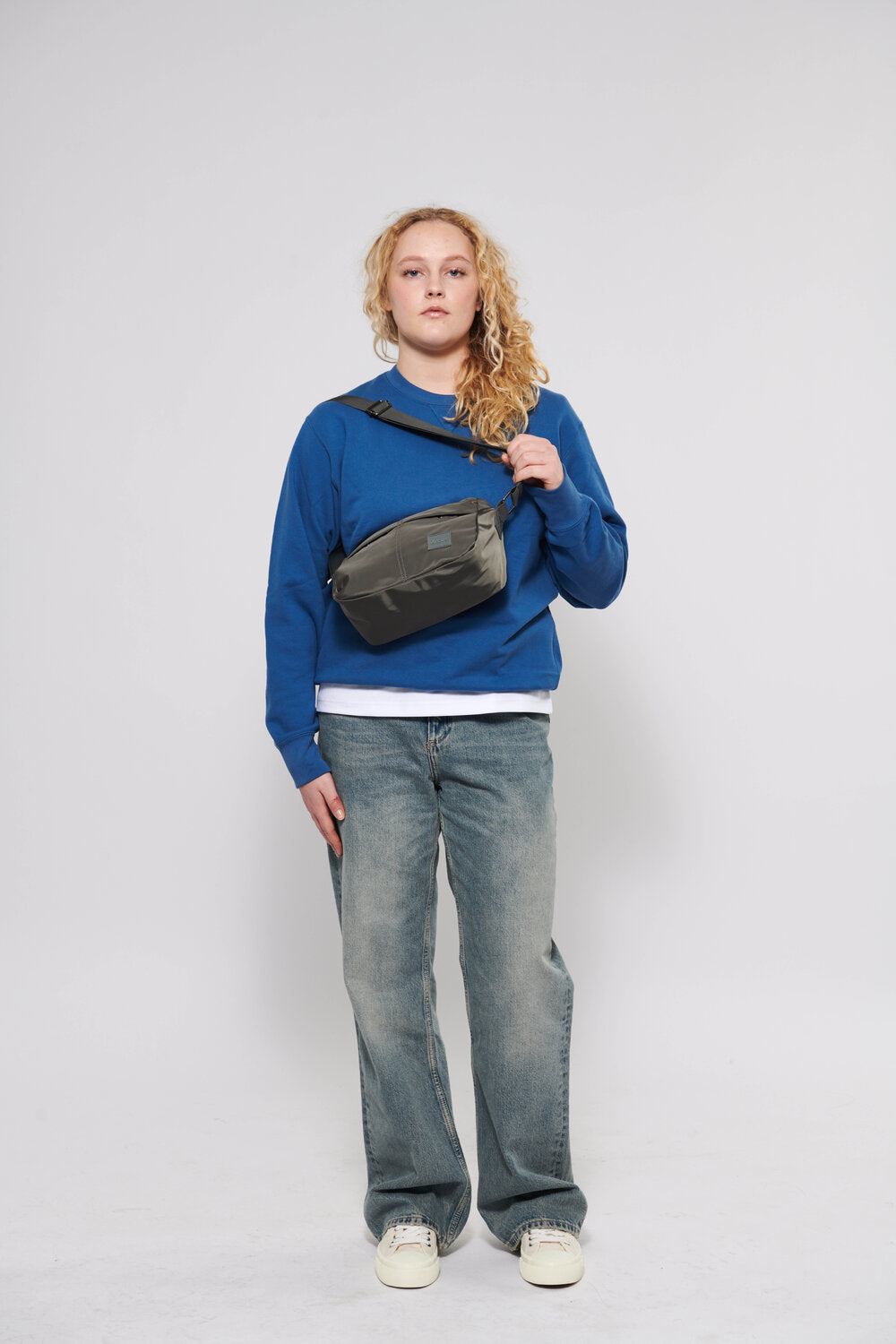 Crossbody taske - mørkegrå