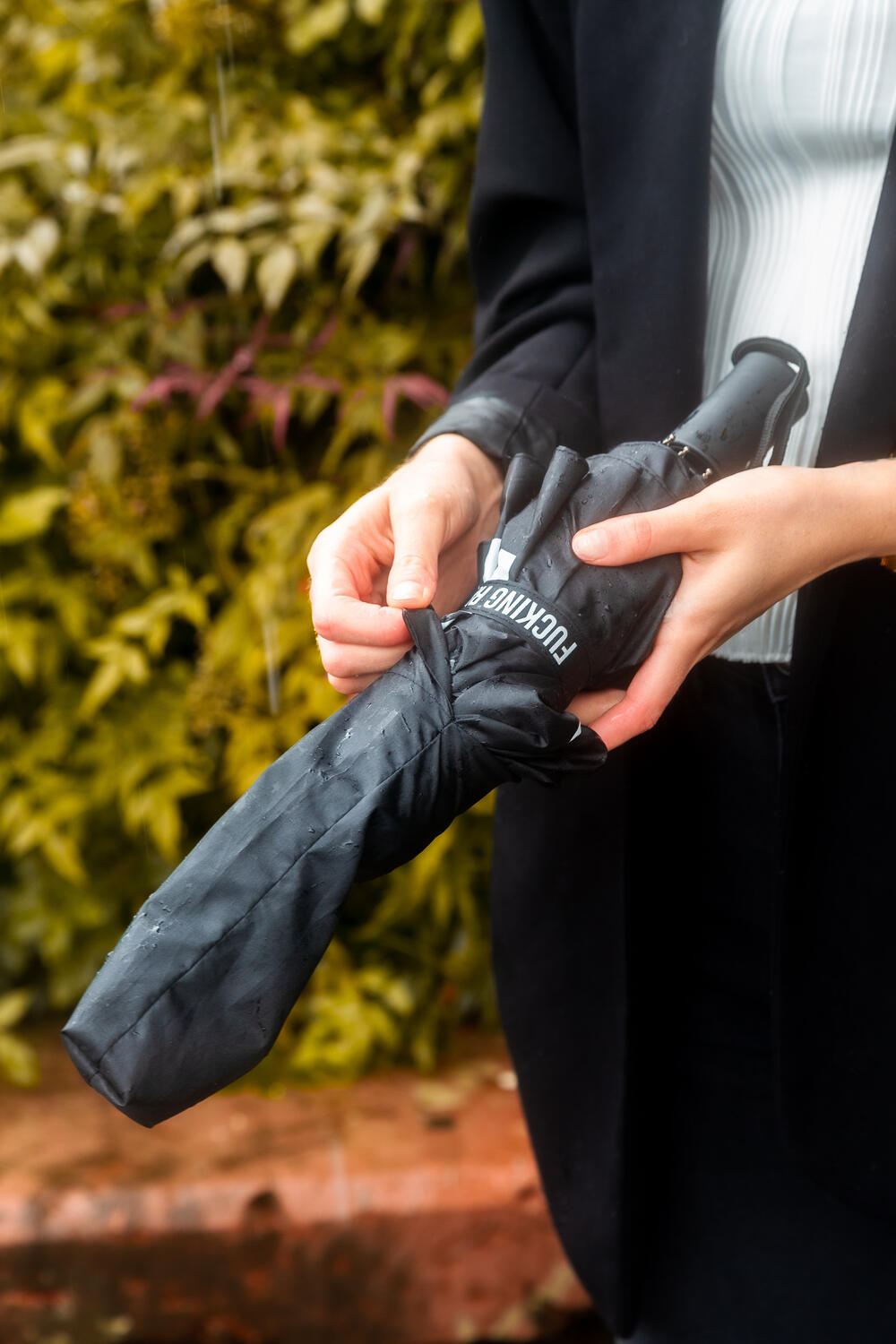 Fucking Rain foldbar paraply - sort