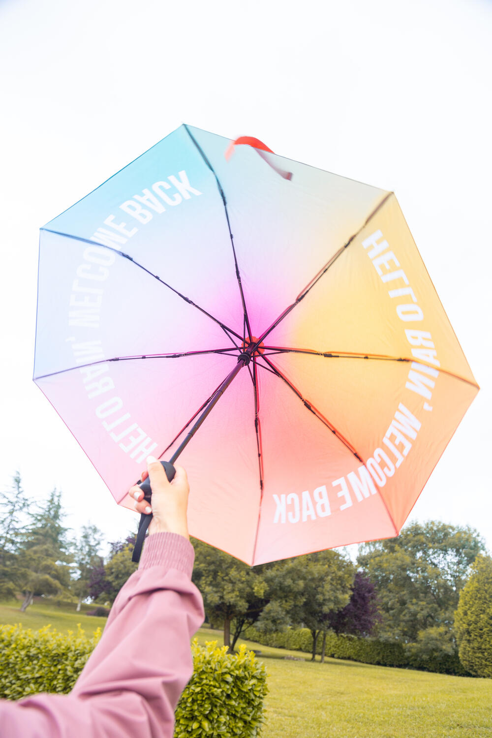 Hello Rain, Welcome Back foldbar paraply - Multicoloured