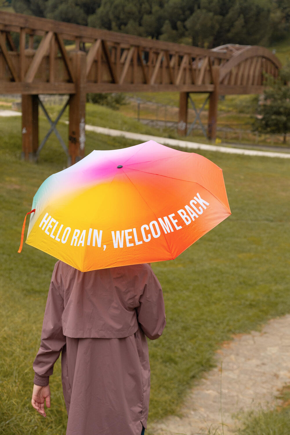 Hello Rain, Welcome Back foldbar paraply - Multicoloured