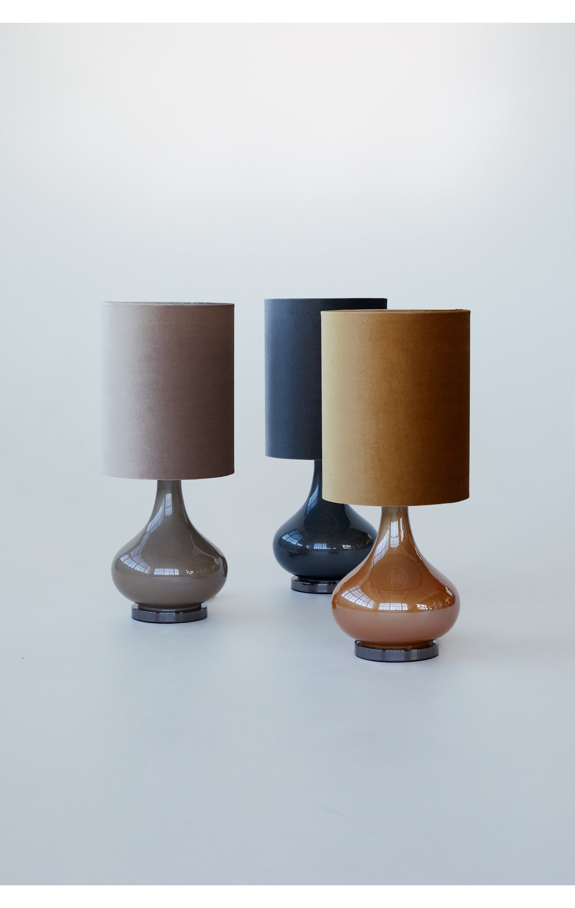 Velour bordlampe, beige - Ø25 cm.