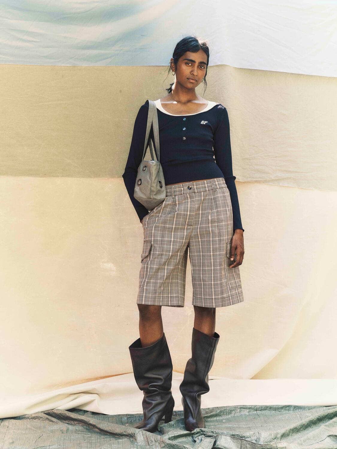 Neeto shorts - Brown Mini Check