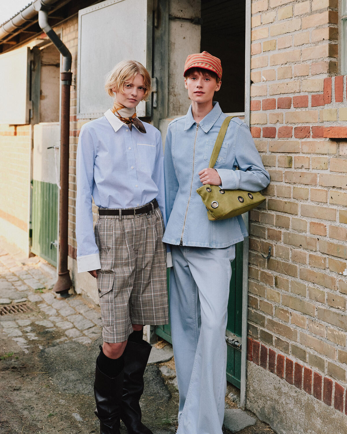 Neeto shorts - Brown Mini Check