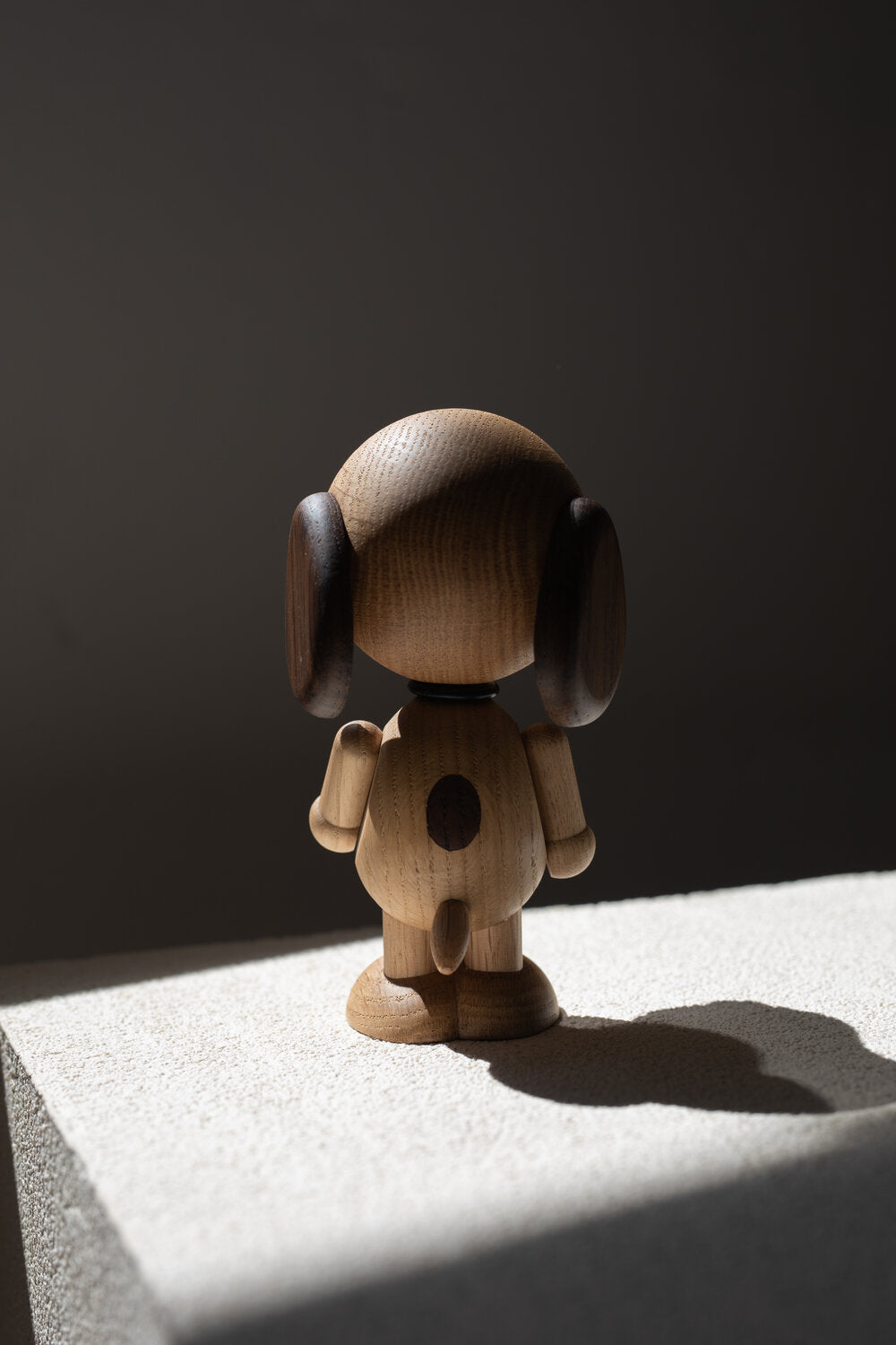 Peanut x Snoopy Smoked Oak træfigur - small