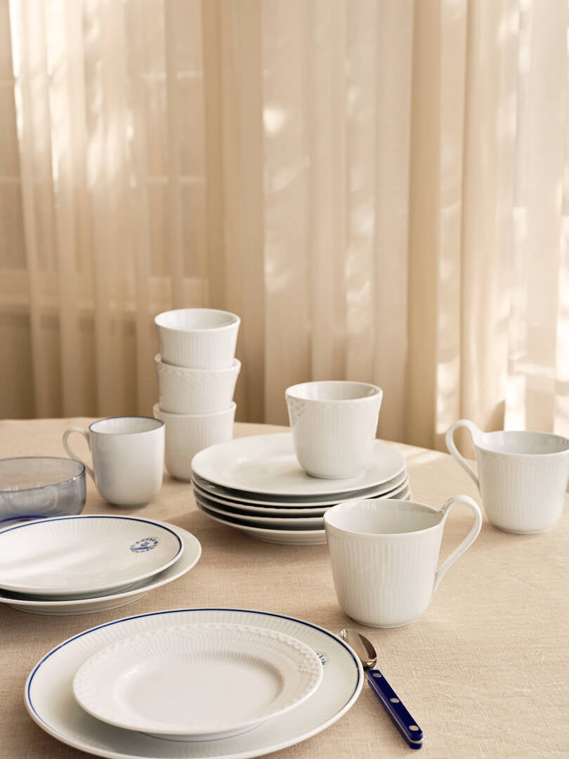 Hvid riflet højhankskop - 33 cl.