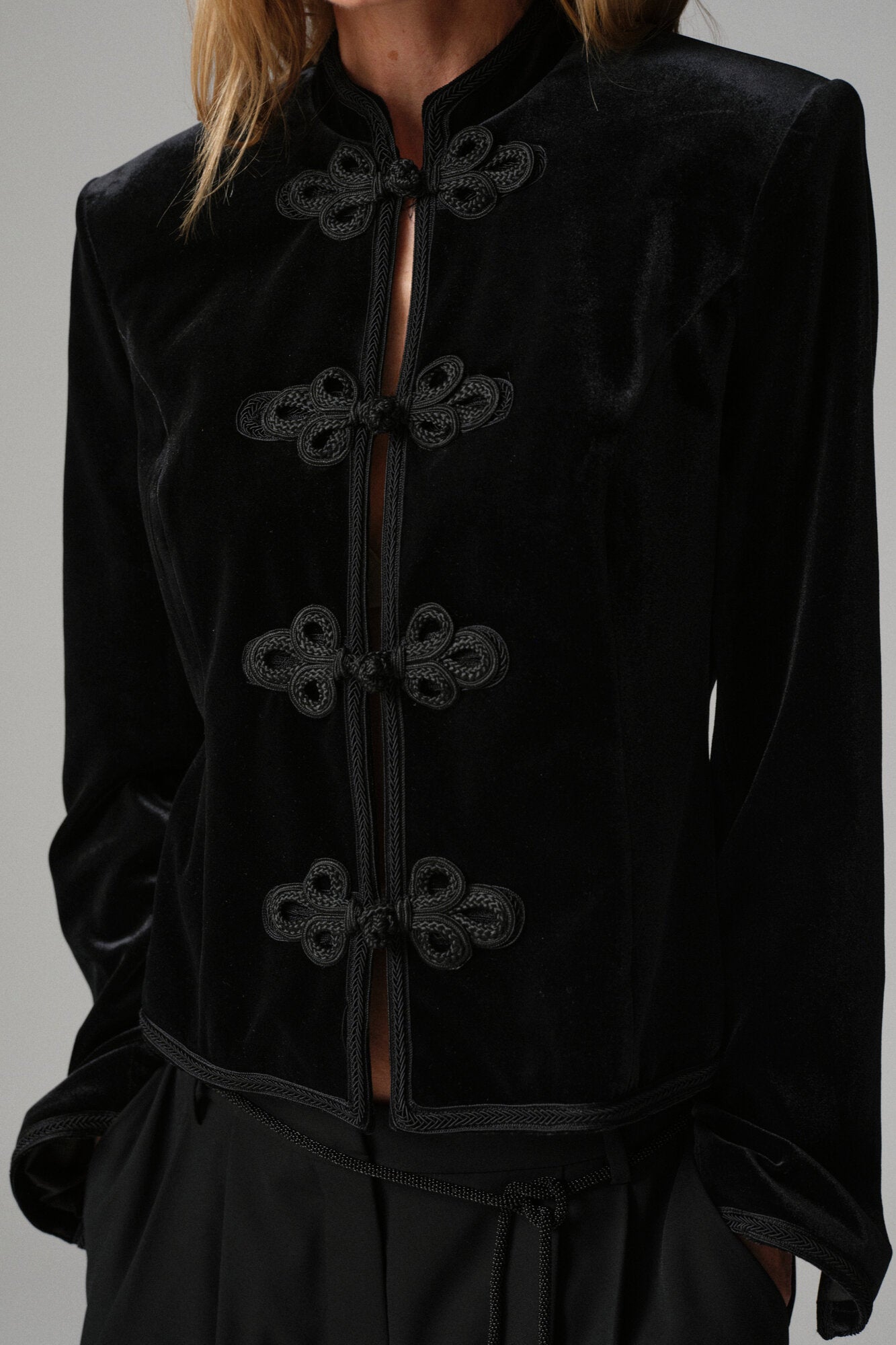 Crown Veloura figursyet blazer – Black