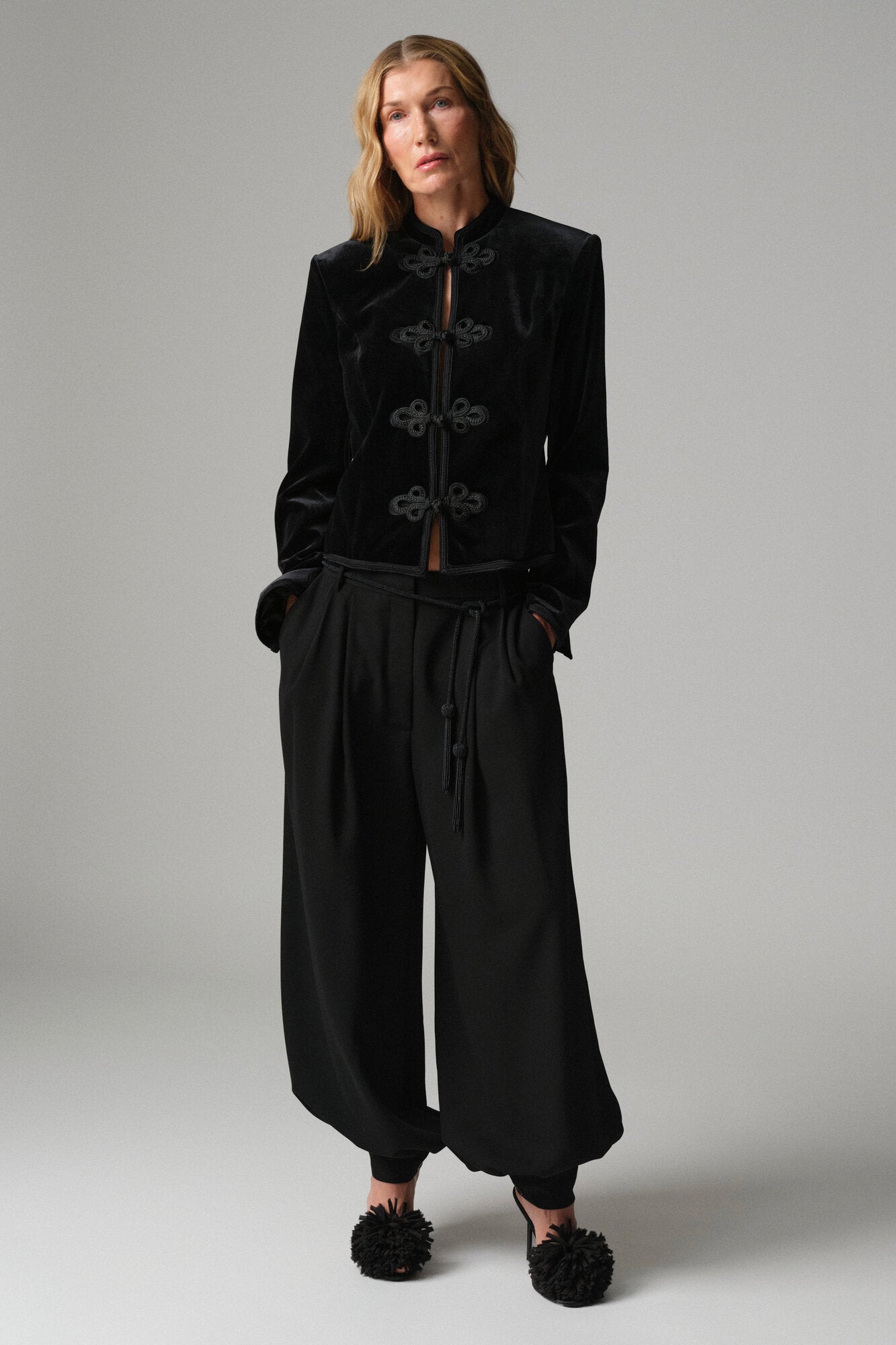 Crown Veloura figursyet blazer – Black