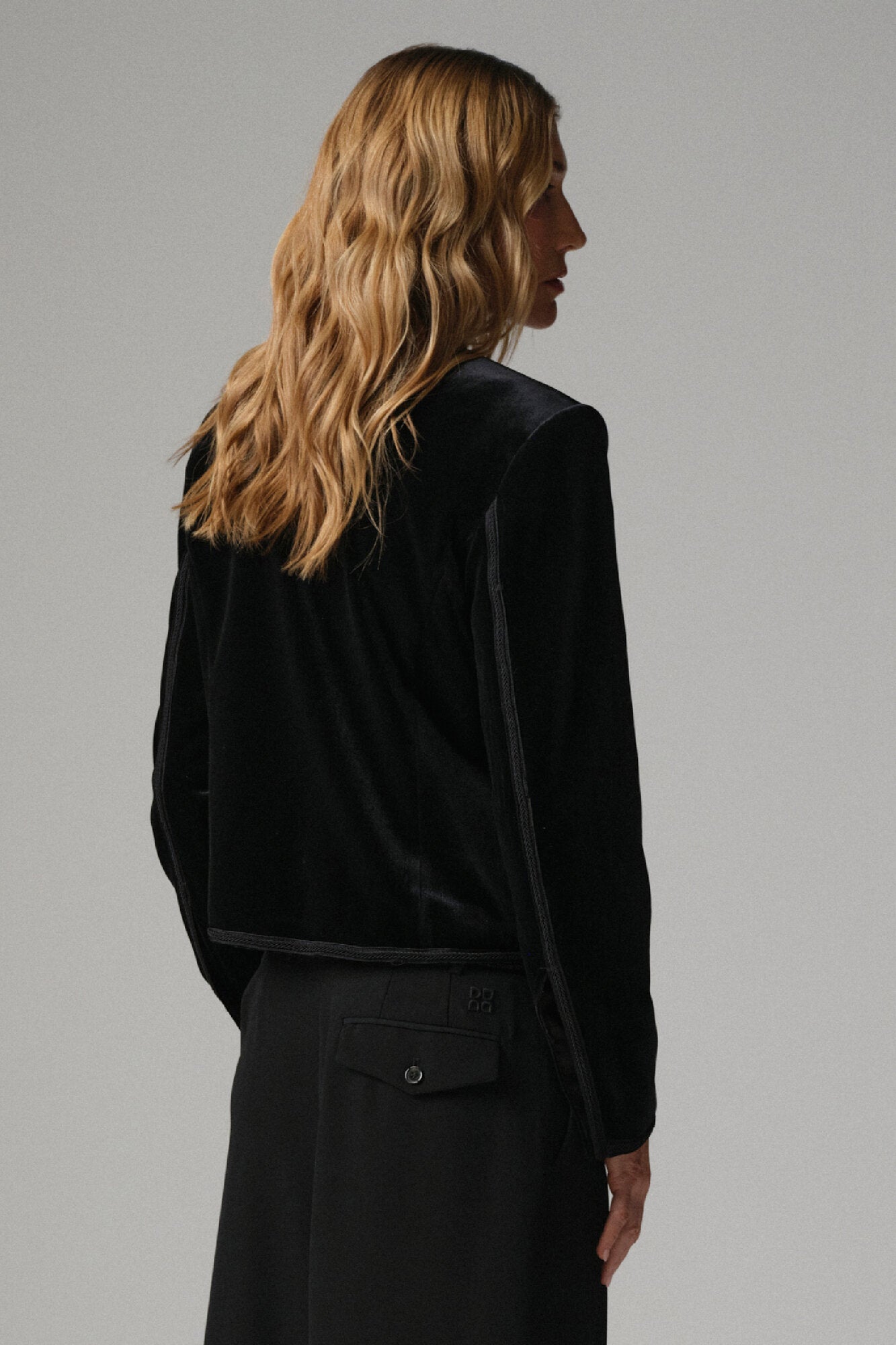 Crown Veloura figursyet blazer – Black